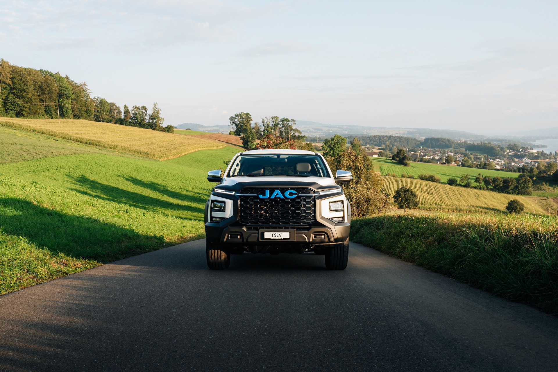 JAC T9EV 88kWh Advance 4x4-image-1