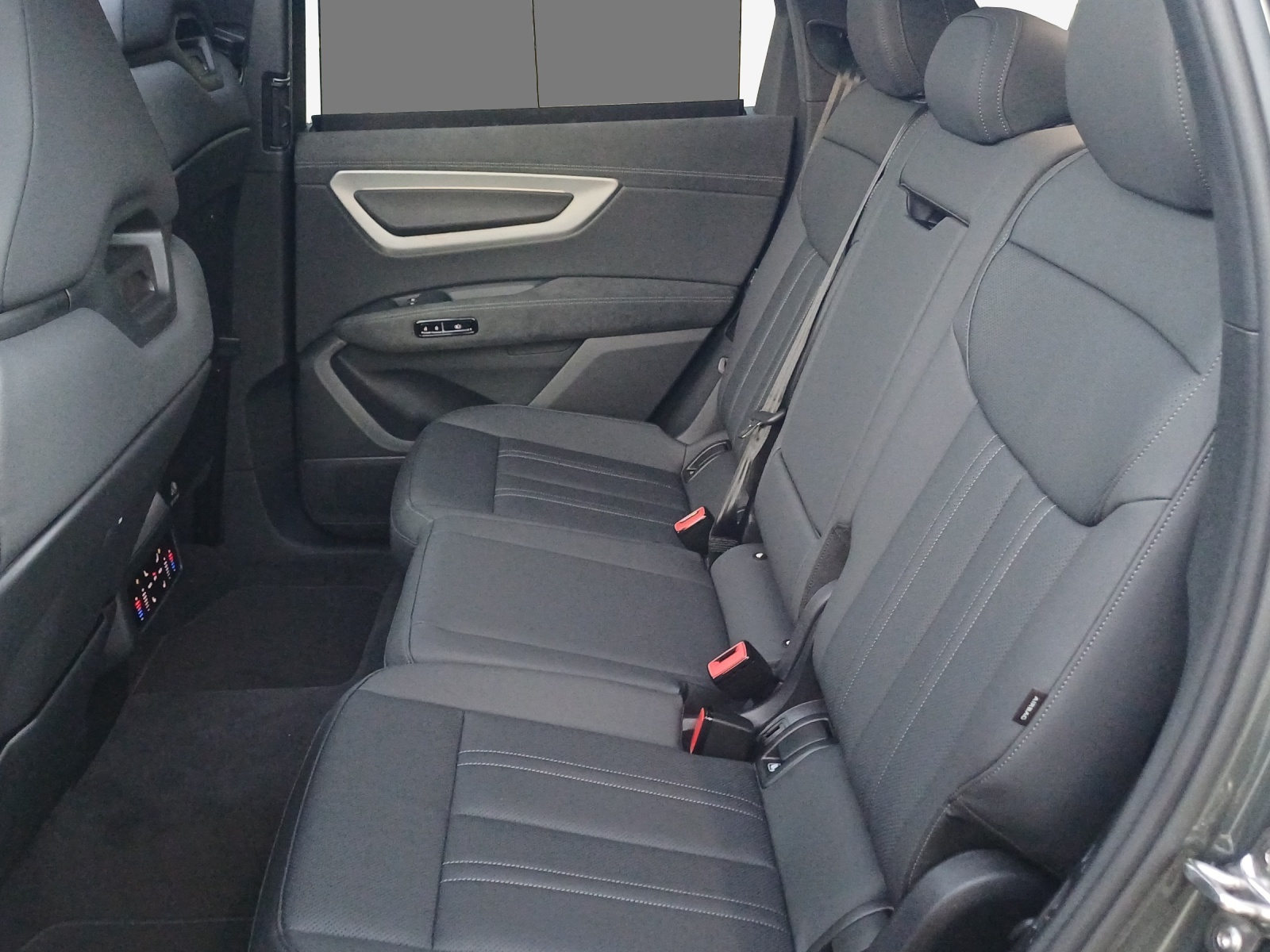 AUDI Q7 SUV TDI quattro 220 kW-image-11