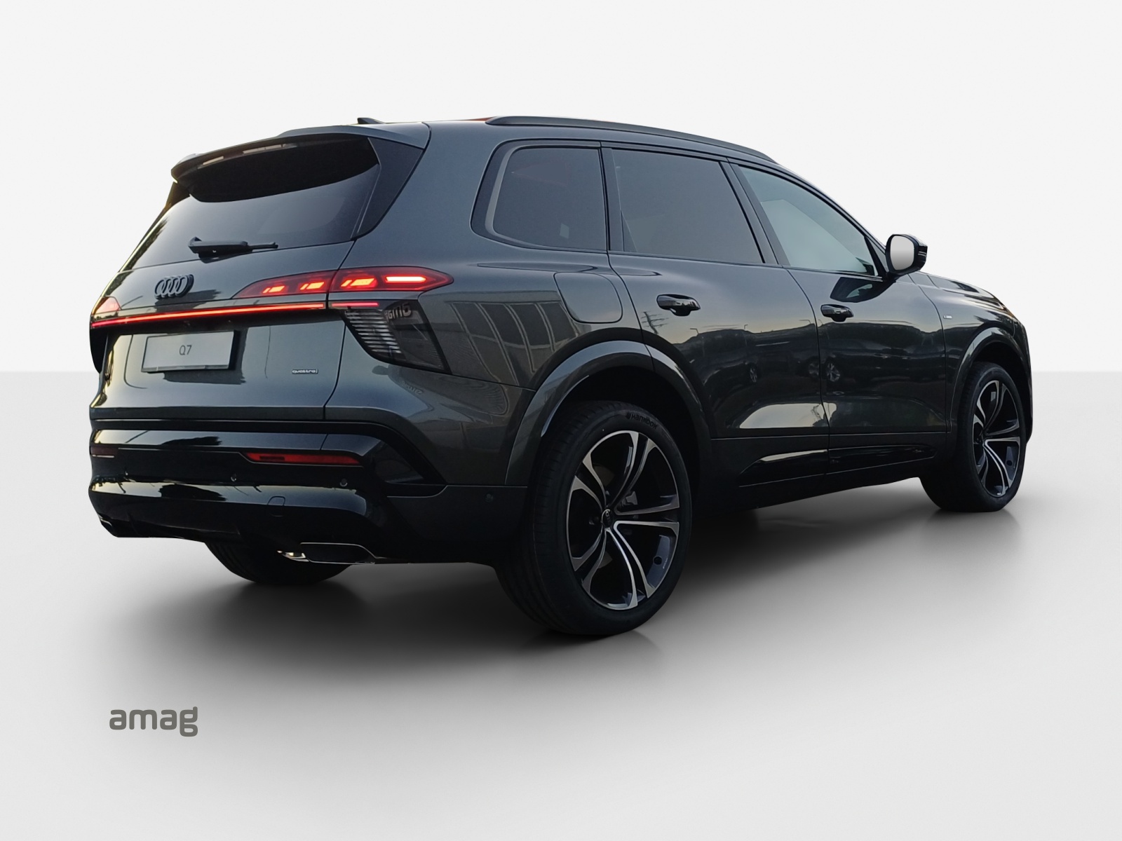 AUDI Q7 SUV TDI quattro 220 kW-image-4