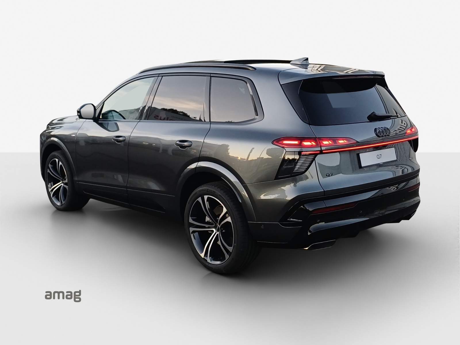 AUDI Q7 SUV TDI quattro 220 kW-image-2