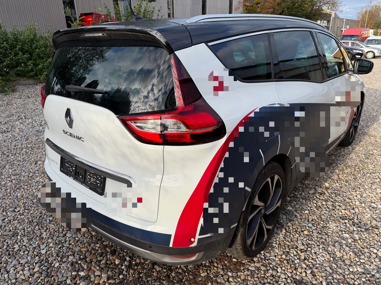 RENAULT Grand Scénic 1.6 dCi Bose-image-2