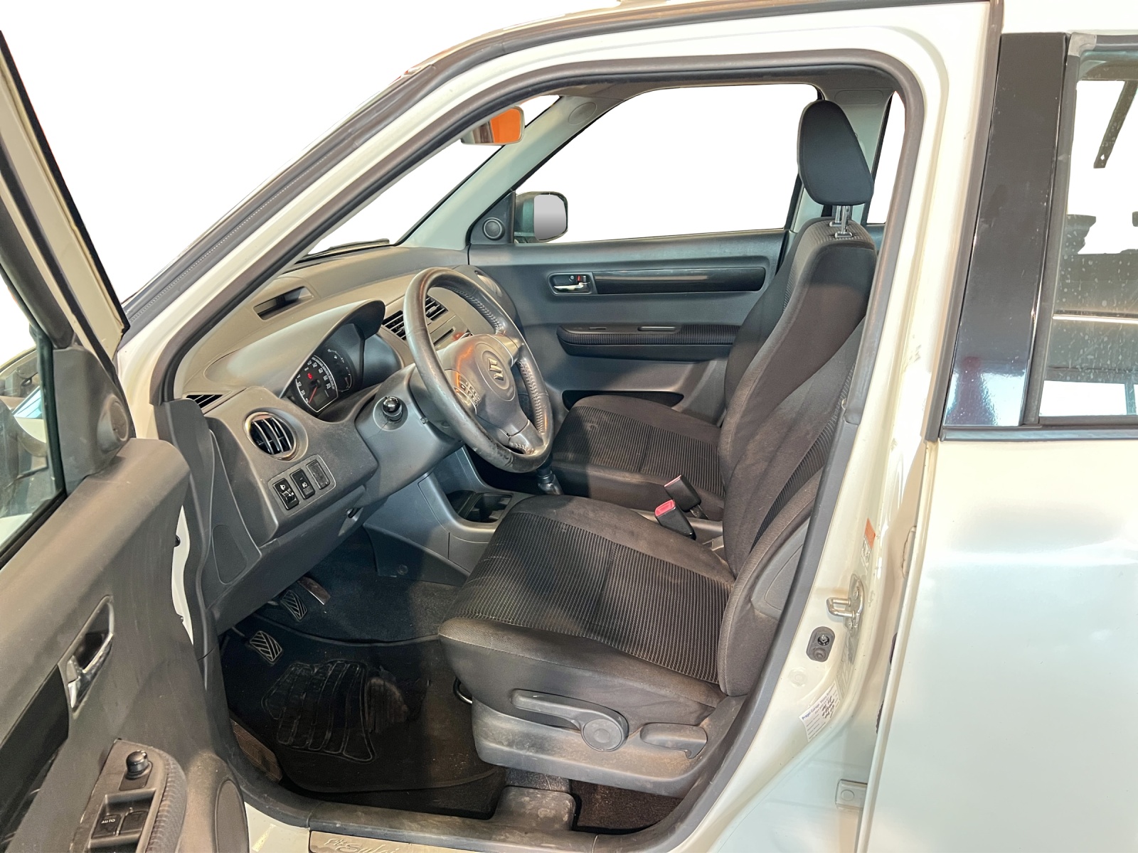 SUZUKI Swift 1.3i 16V GL Top 4x4-image-8