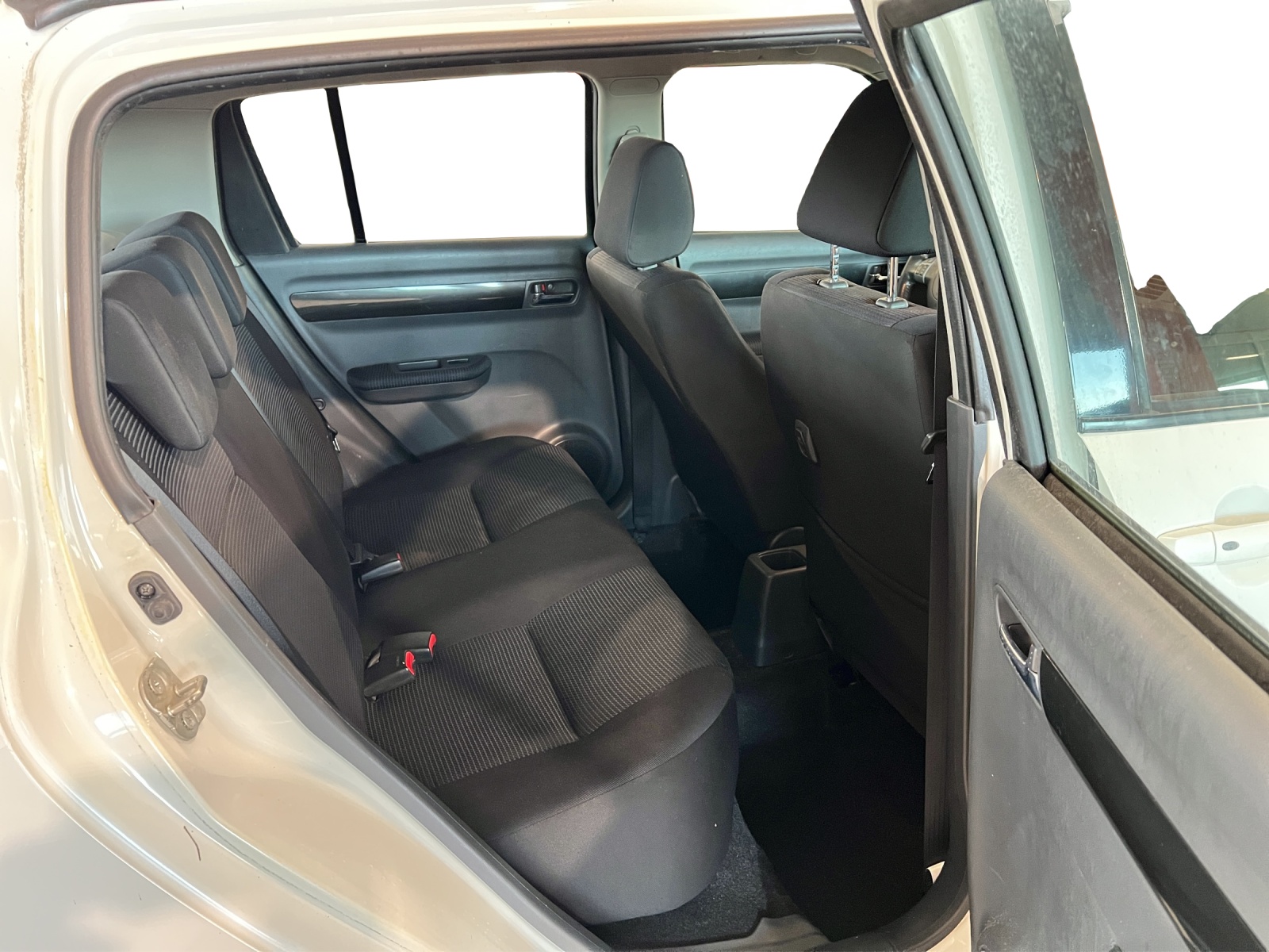 SUZUKI Swift 1.3i 16V GL Top 4x4-image-7