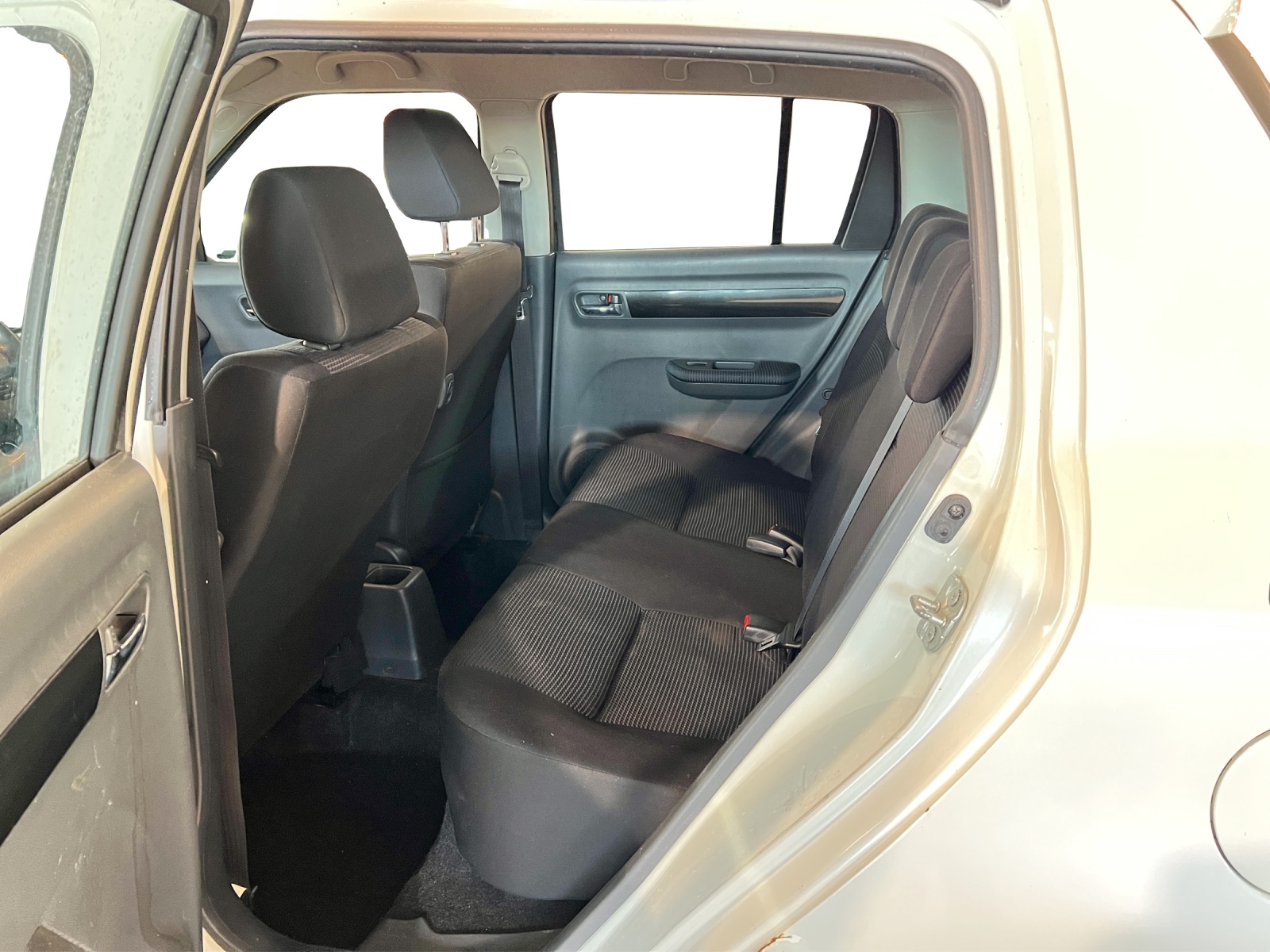 SUZUKI Swift 1.3i 16V GL Top 4x4-image-9
