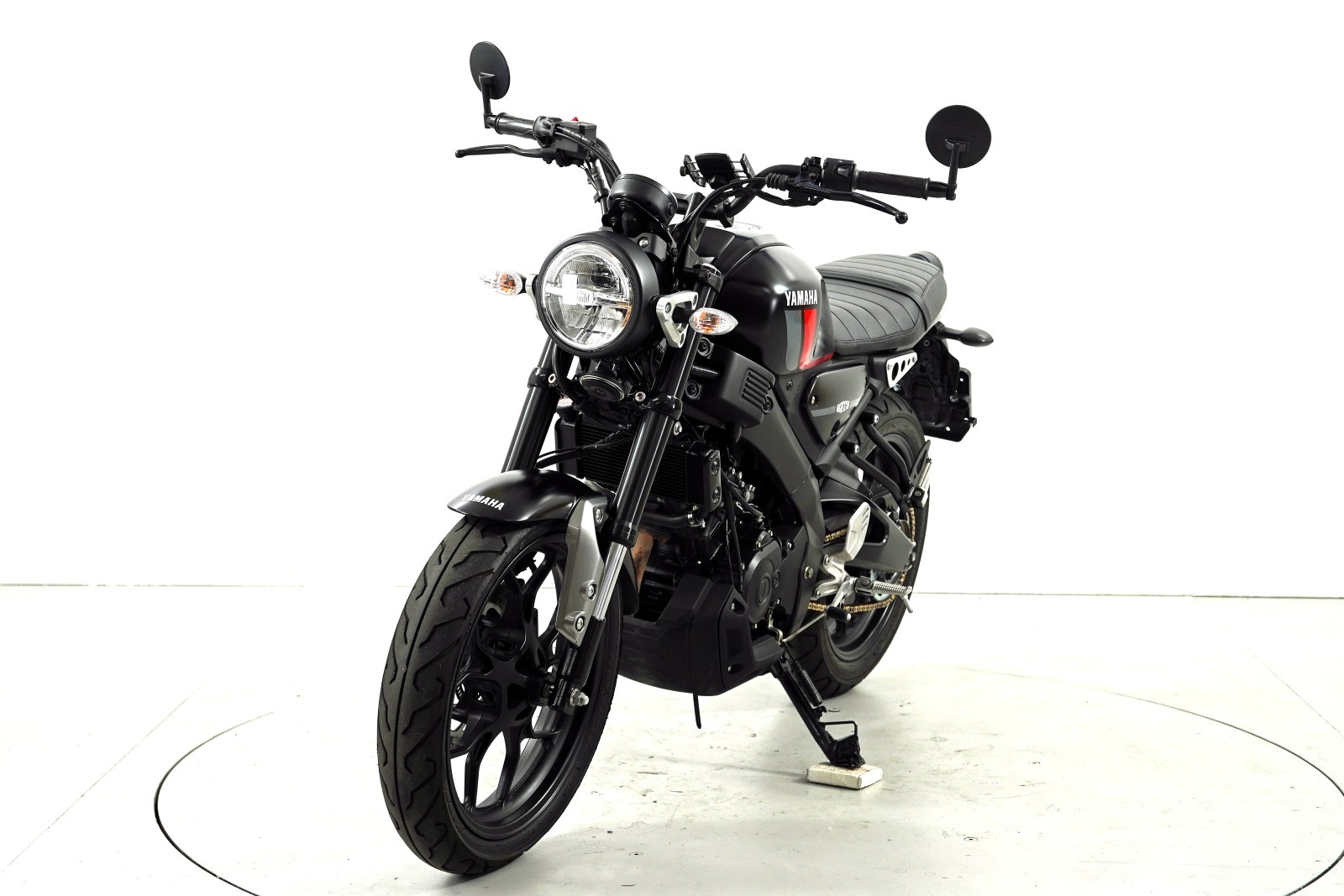 YAMAHA XSR 125 ABS-showroom-element-2
