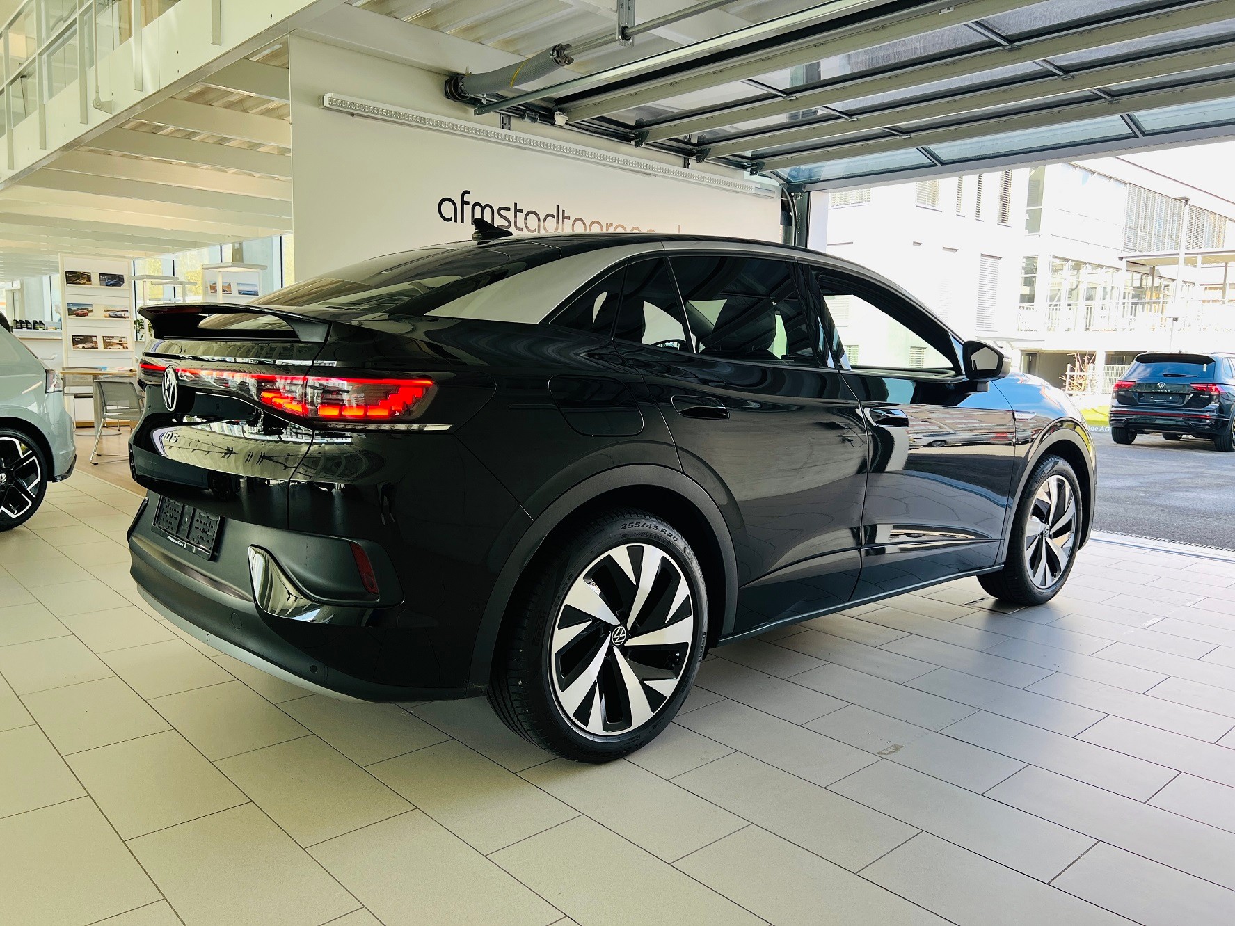 VW ID.5 Pro Performance 77 kWh-image-2