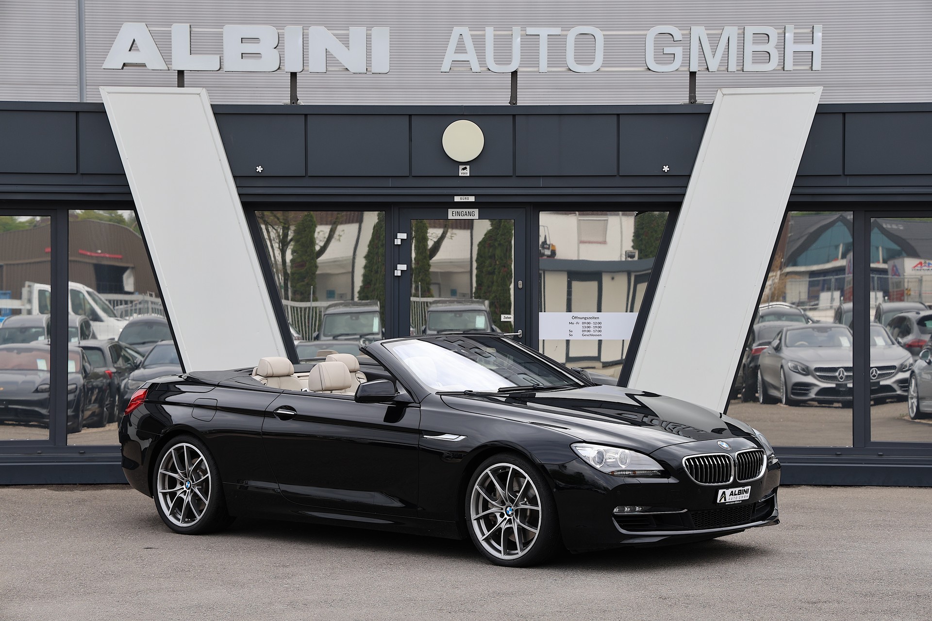 BMW 650i Cabrio-showroom-element-1