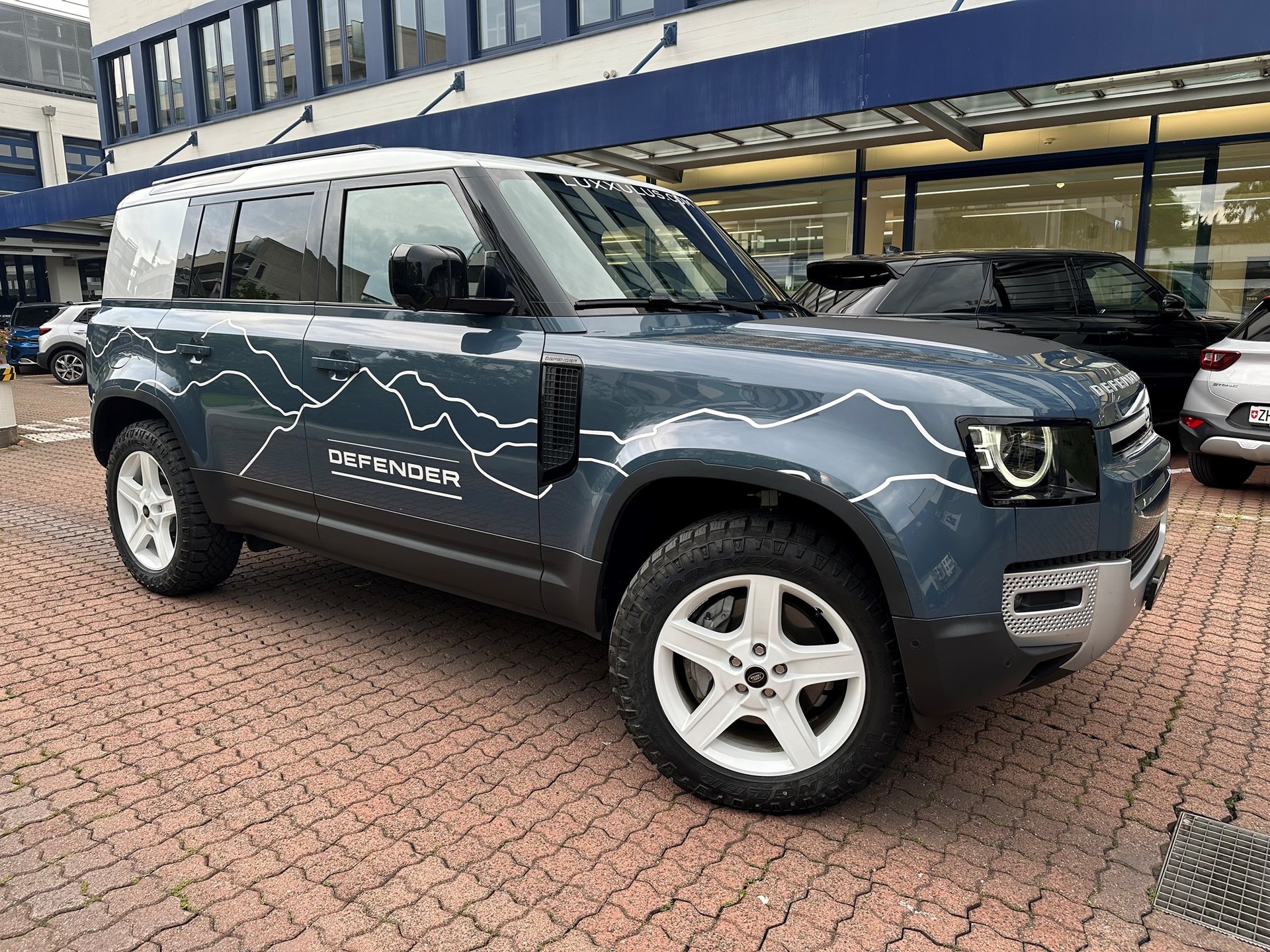 LAND ROVER DEFENDER 110 3.0 D 300-image-0