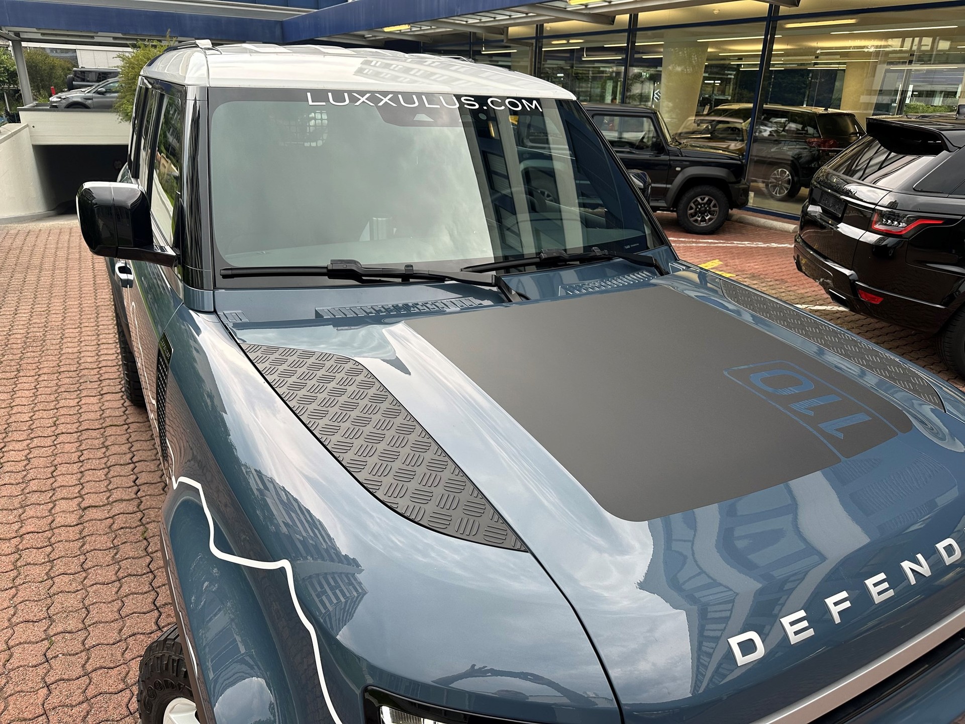 LAND ROVER DEFENDER 110 3.0 D 300-image-2