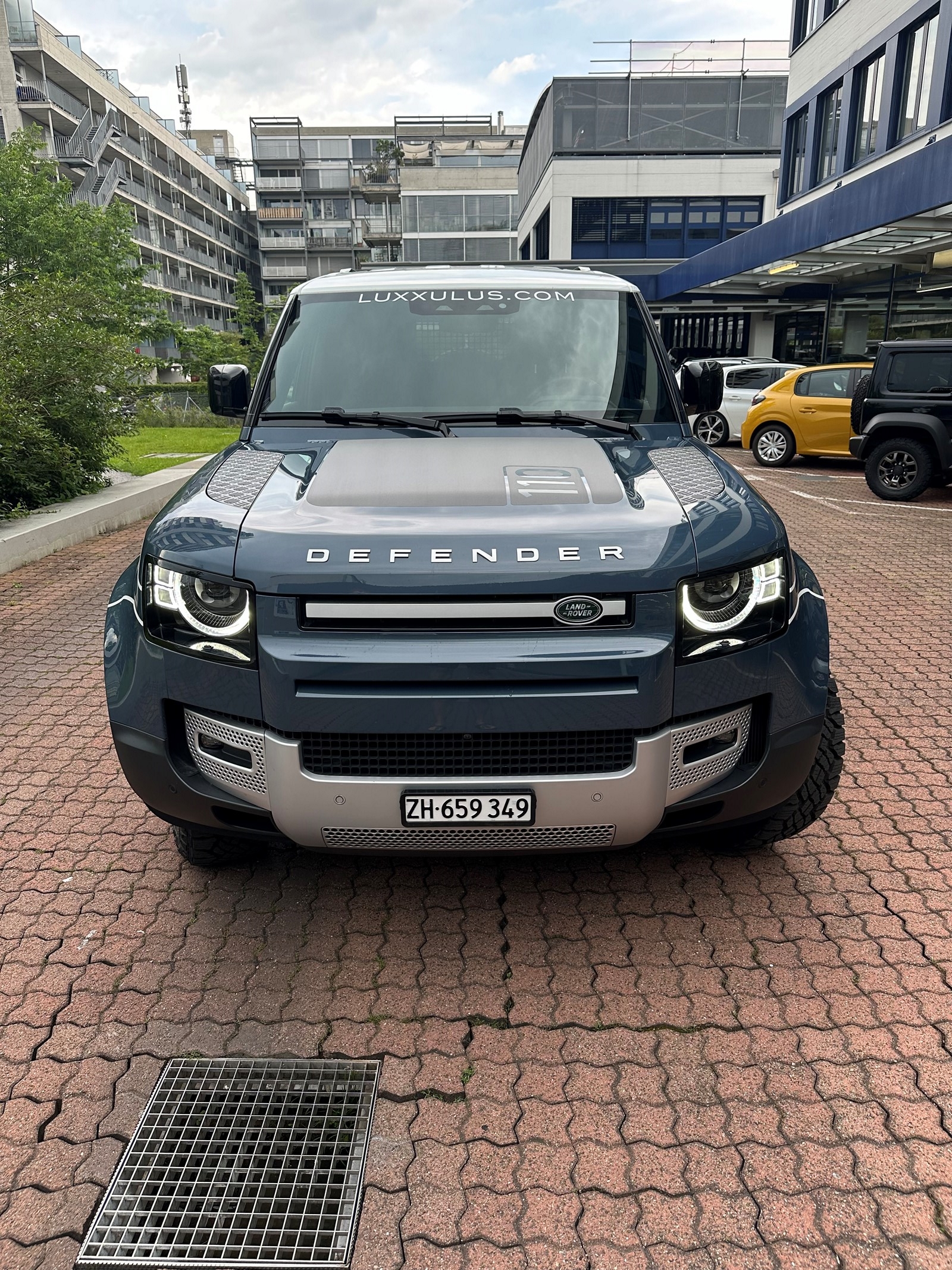LAND ROVER DEFENDER 110 3.0 D 300-image-1