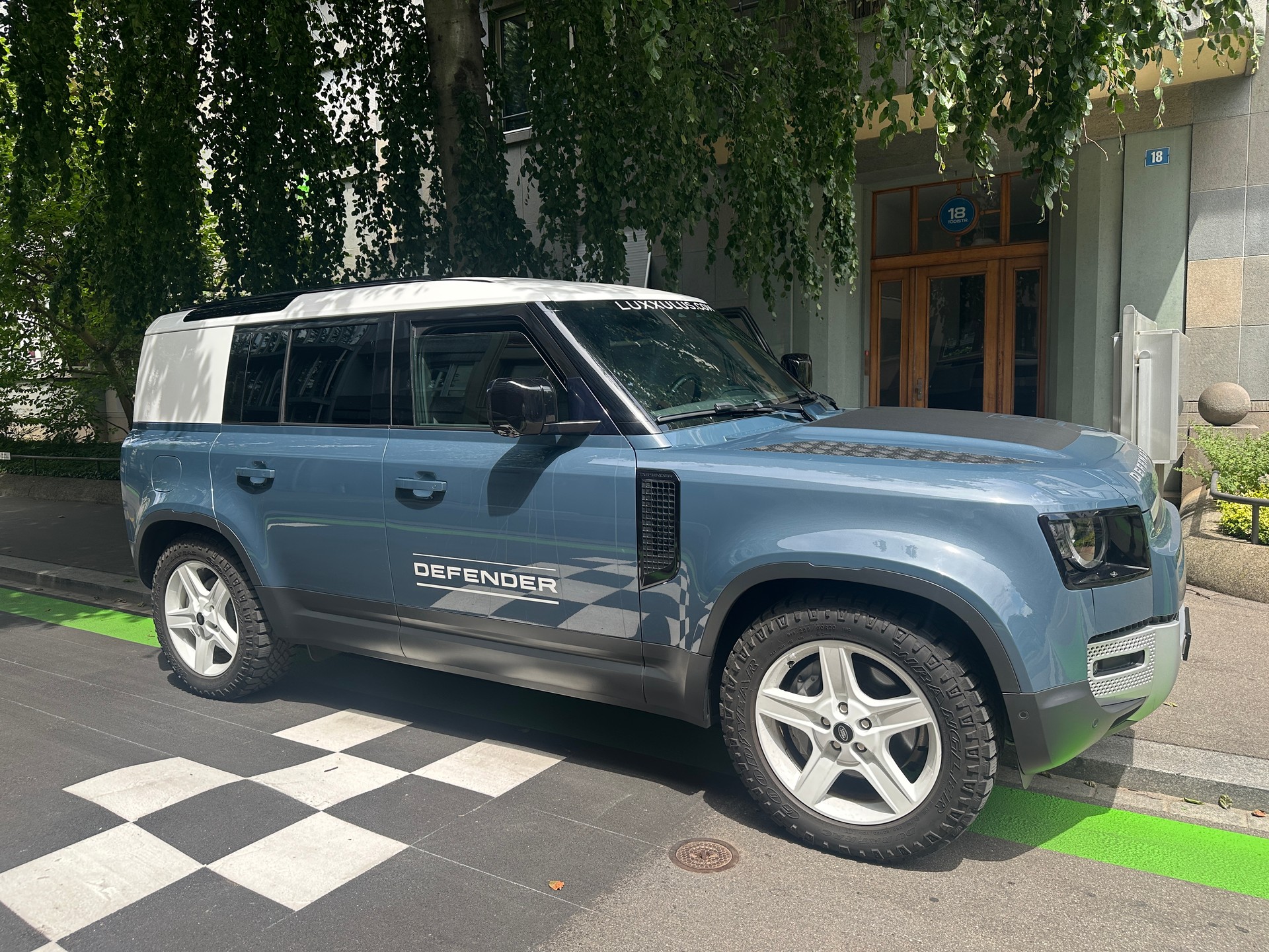 LAND ROVER DEFENDER 110 3.0 D 300-image-0