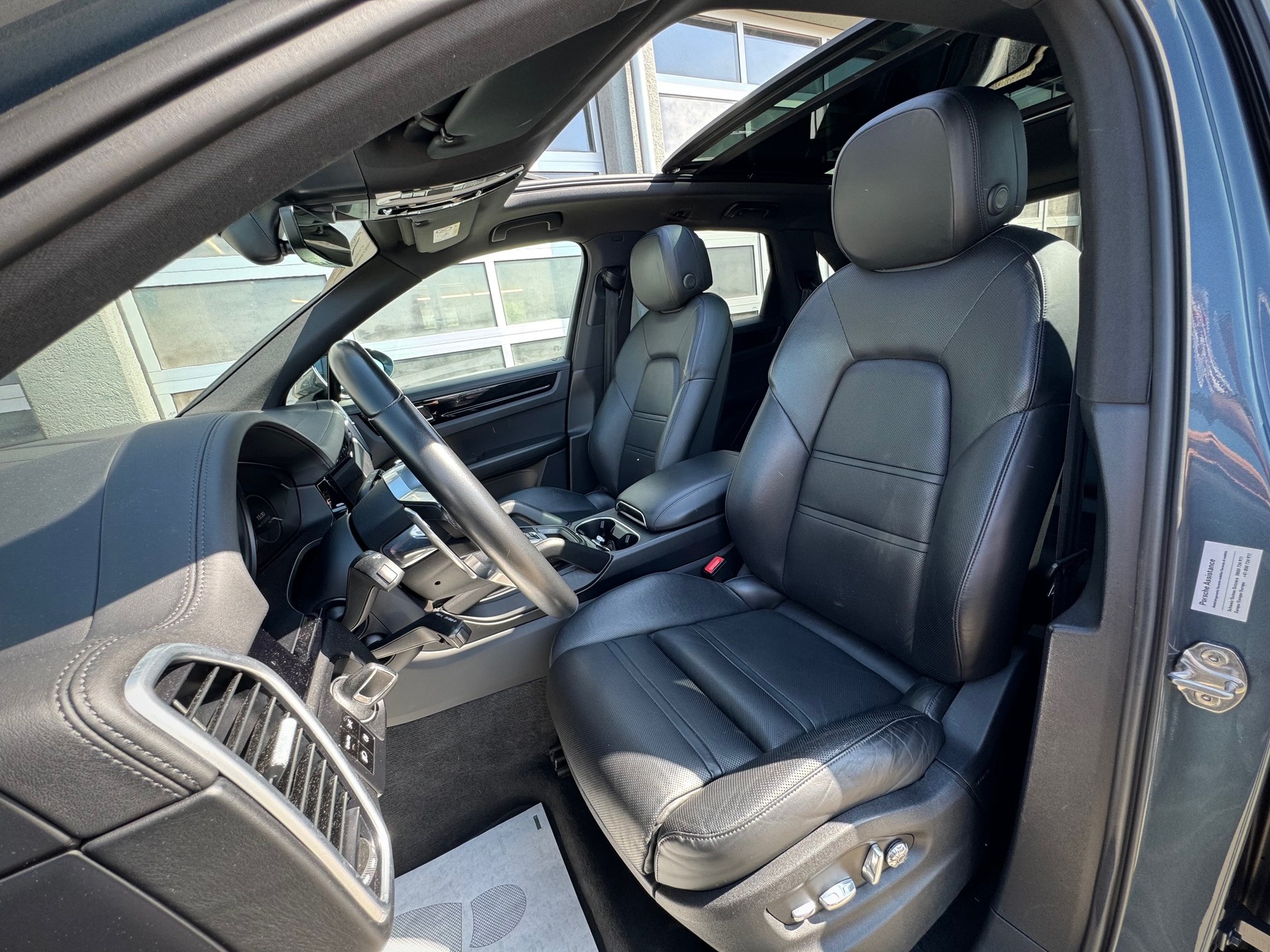 PORSCHE Cayenne - Véhicule Suisse (CH)-image-7