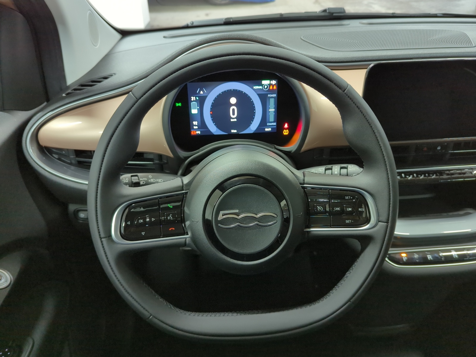 FIAT 500 BEV Swiss Edition 118 PS-image-6