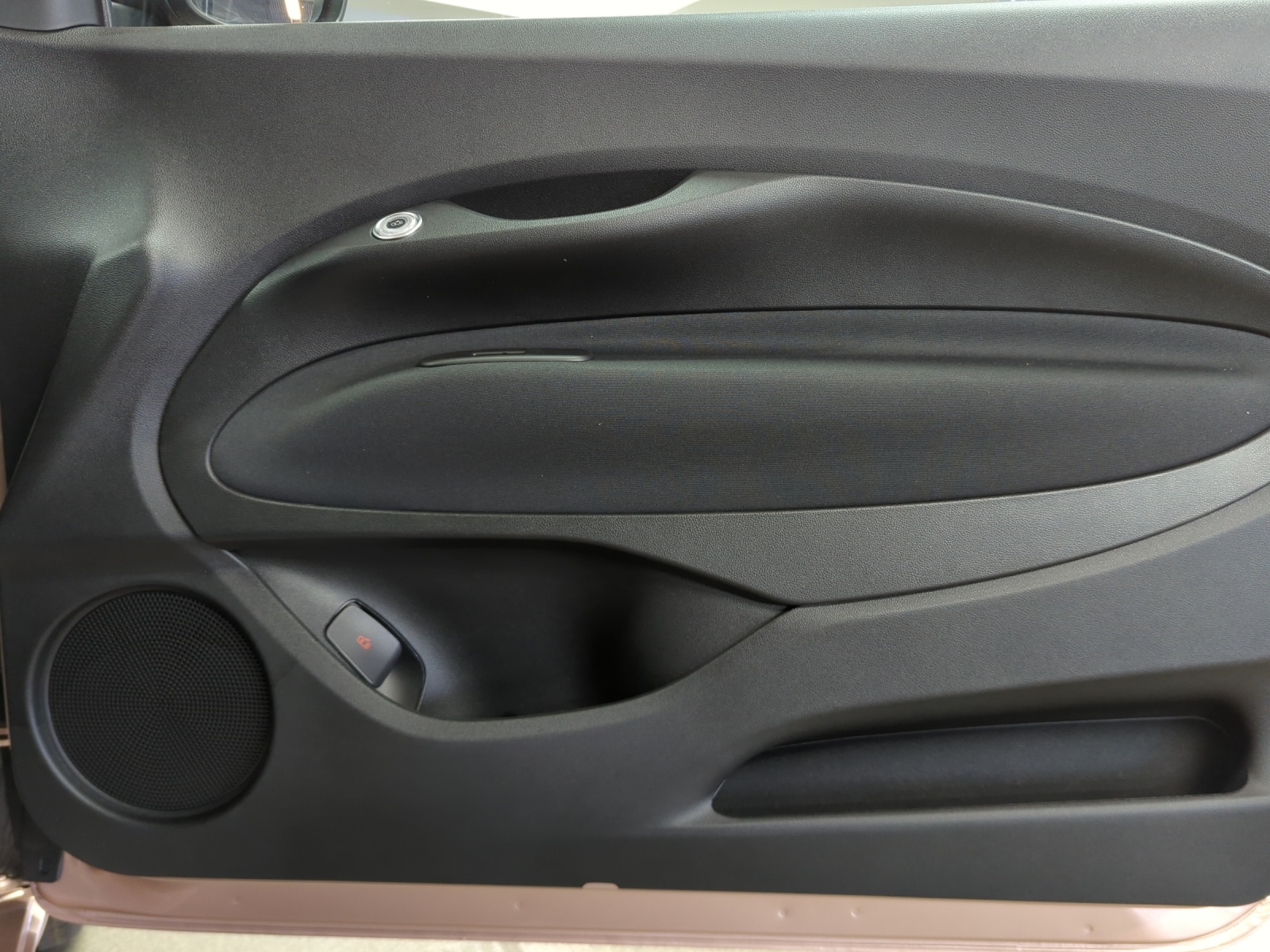 FIAT 500 BEV Swiss Edition 118 PS-image-11