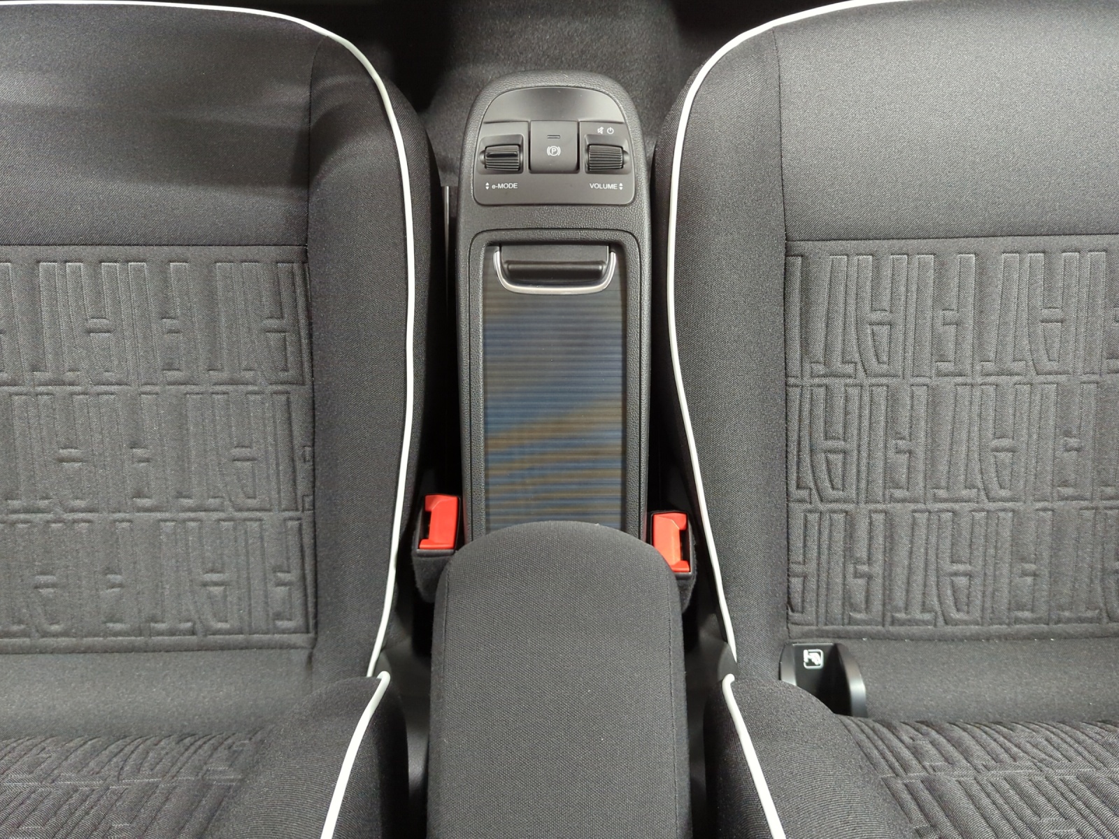 FIAT 500 BEV Swiss Edition 118 PS-image-9