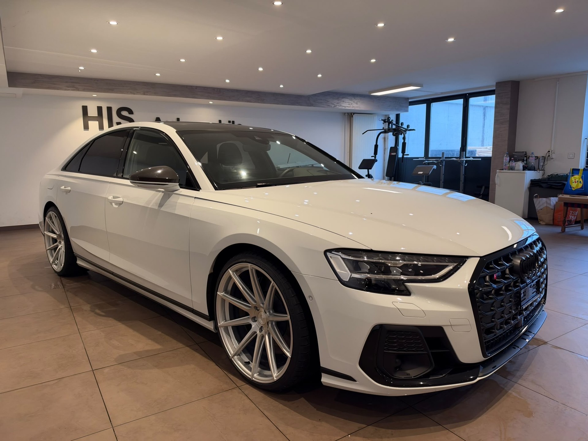 AUDI S8 4.0 V8 TFSI quattro T-Tronic-showroom-element-2