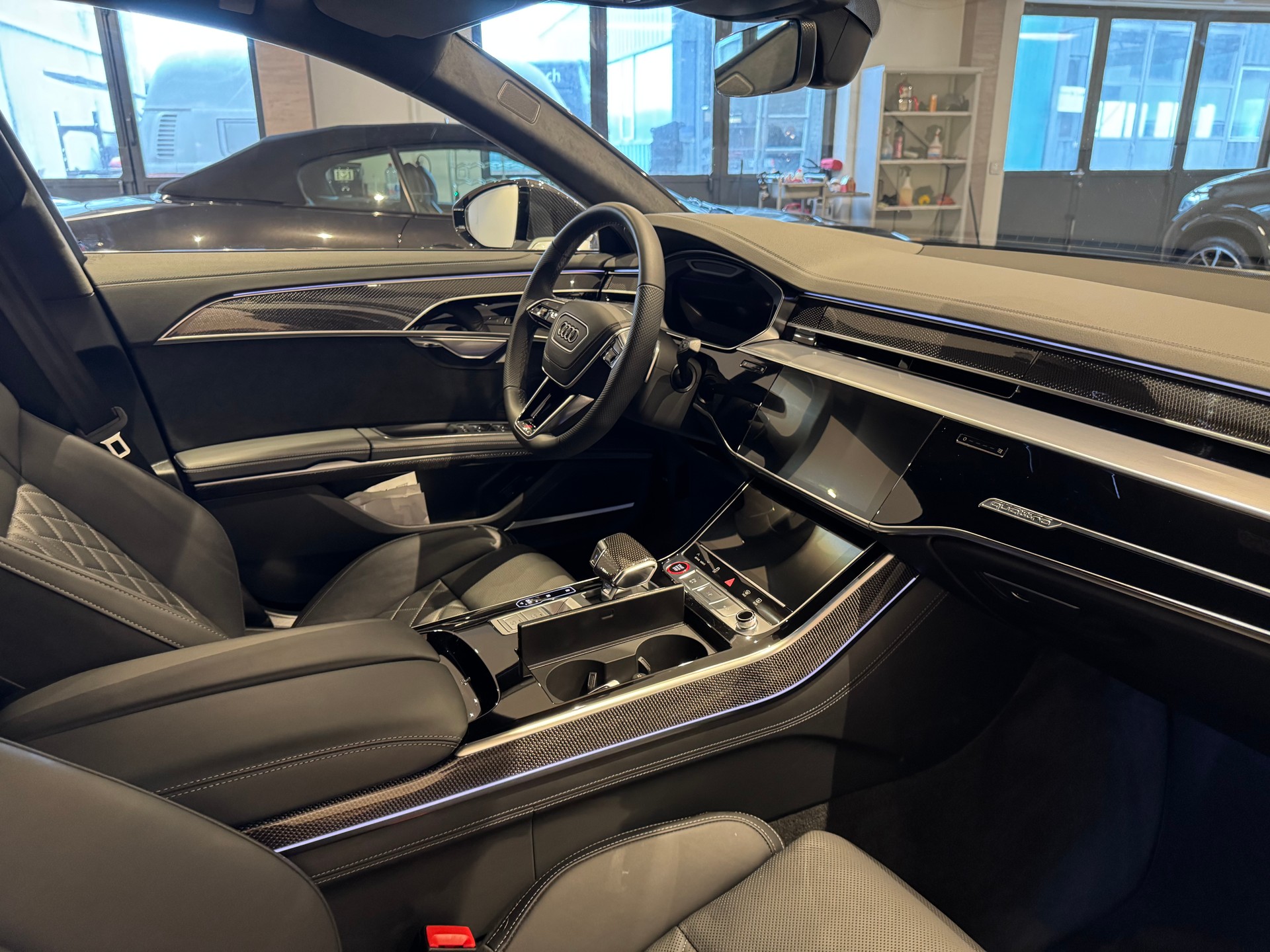 AUDI S8 4.0 V8 TFSI quattro T-Tronic-image-7
