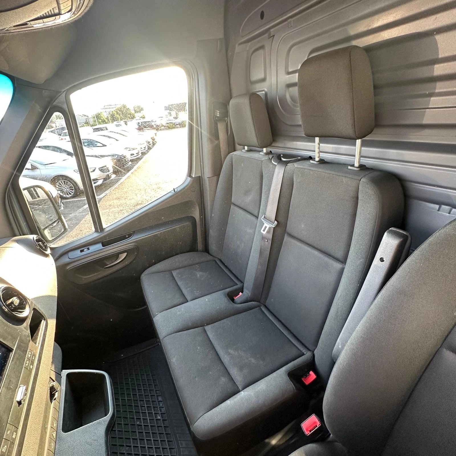 MERCEDES-BENZ Sprinter 214 CDI Standard 9G-TRONIC FWD-image-24