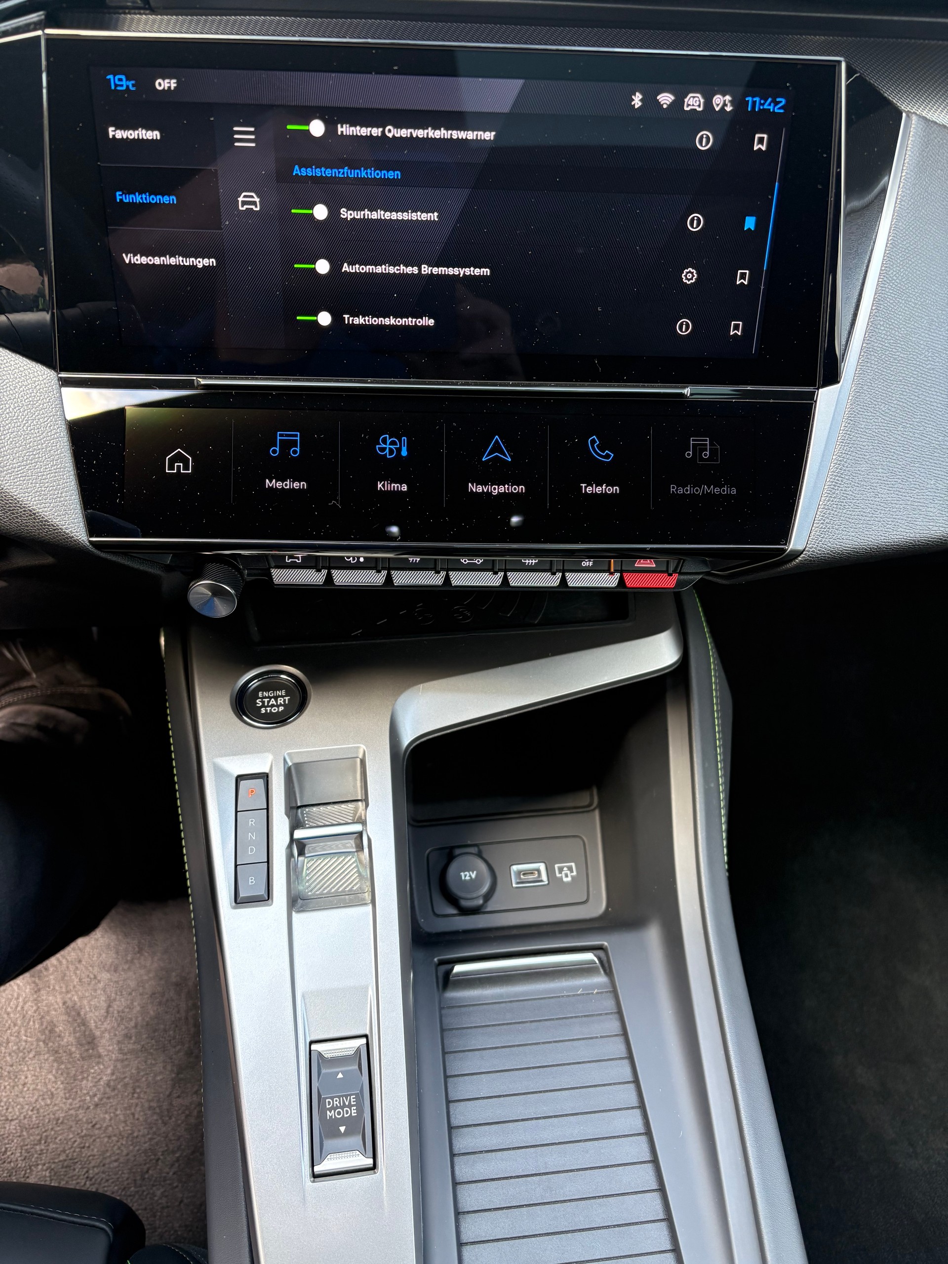 PEUGEOT 308 SW 1.6 PHEV 225 GT-image-11