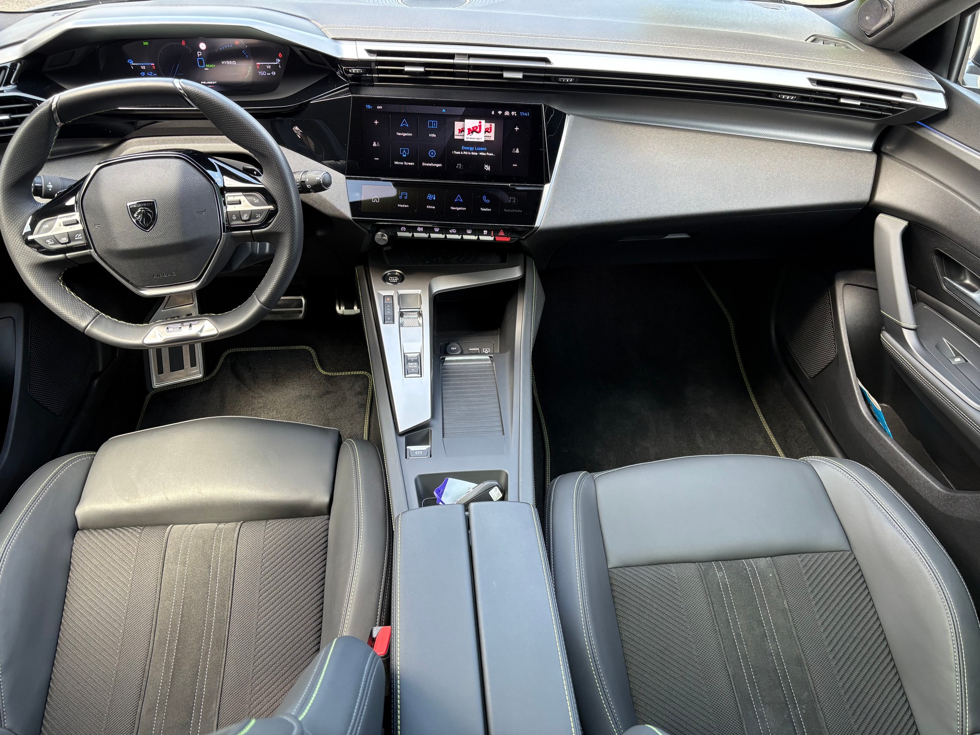 PEUGEOT 308 SW 1.6 PHEV 225 GT-image-8