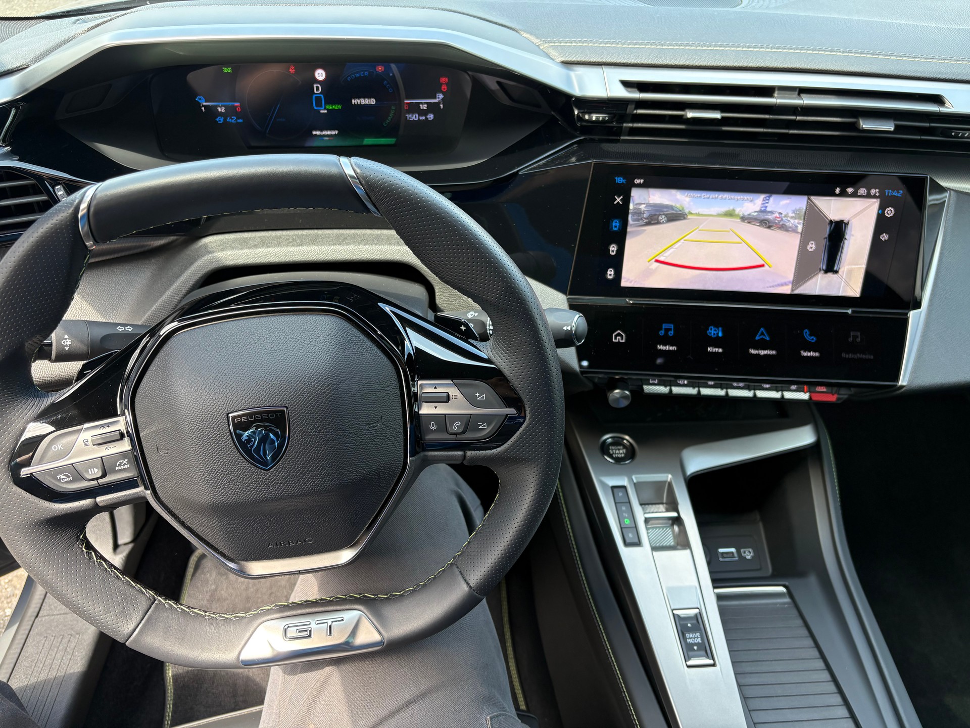 PEUGEOT 308 SW 1.6 PHEV 225 GT-image-13