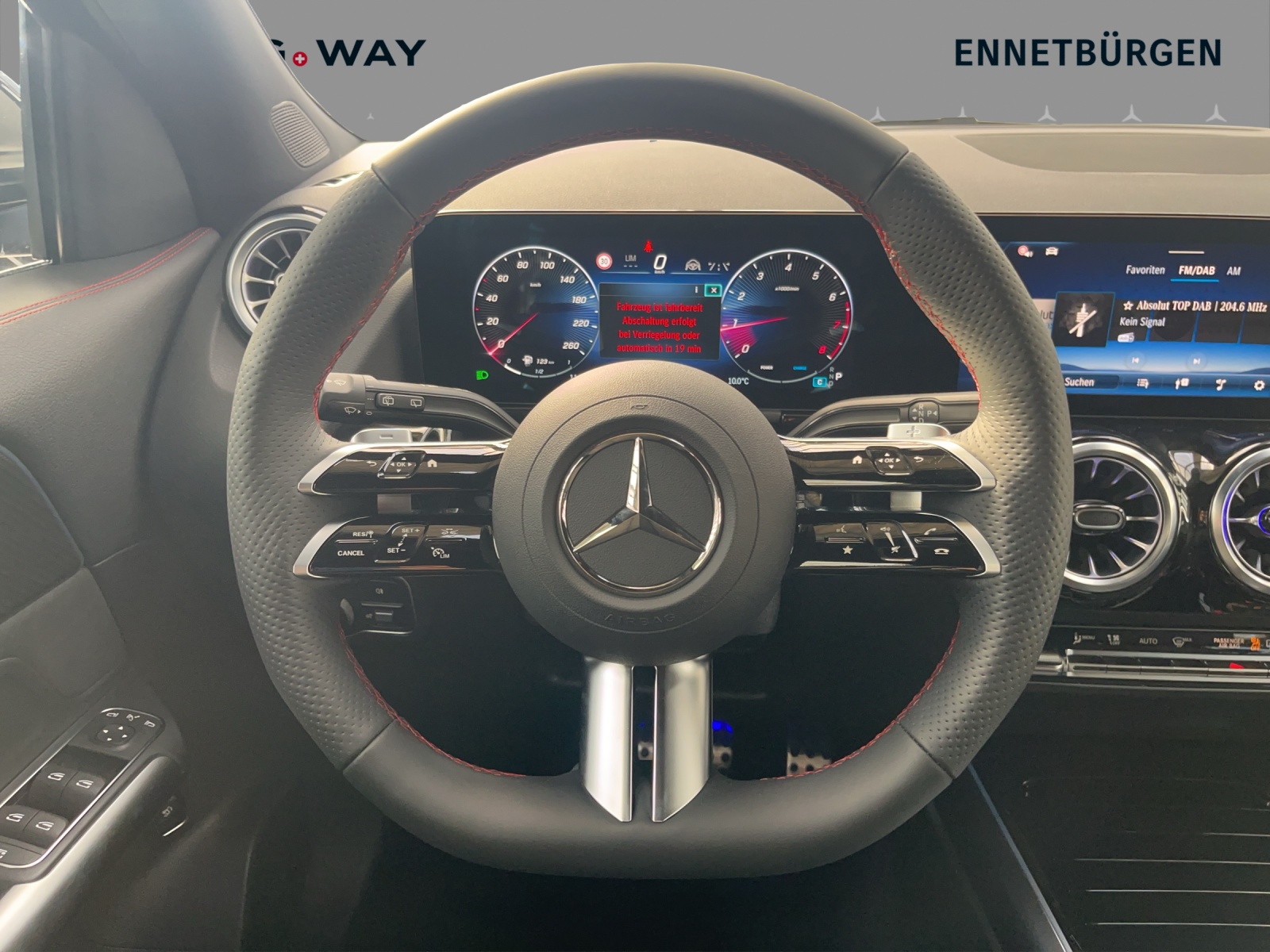MERCEDES-BENZ GLA 200 7G-DCT-image-8