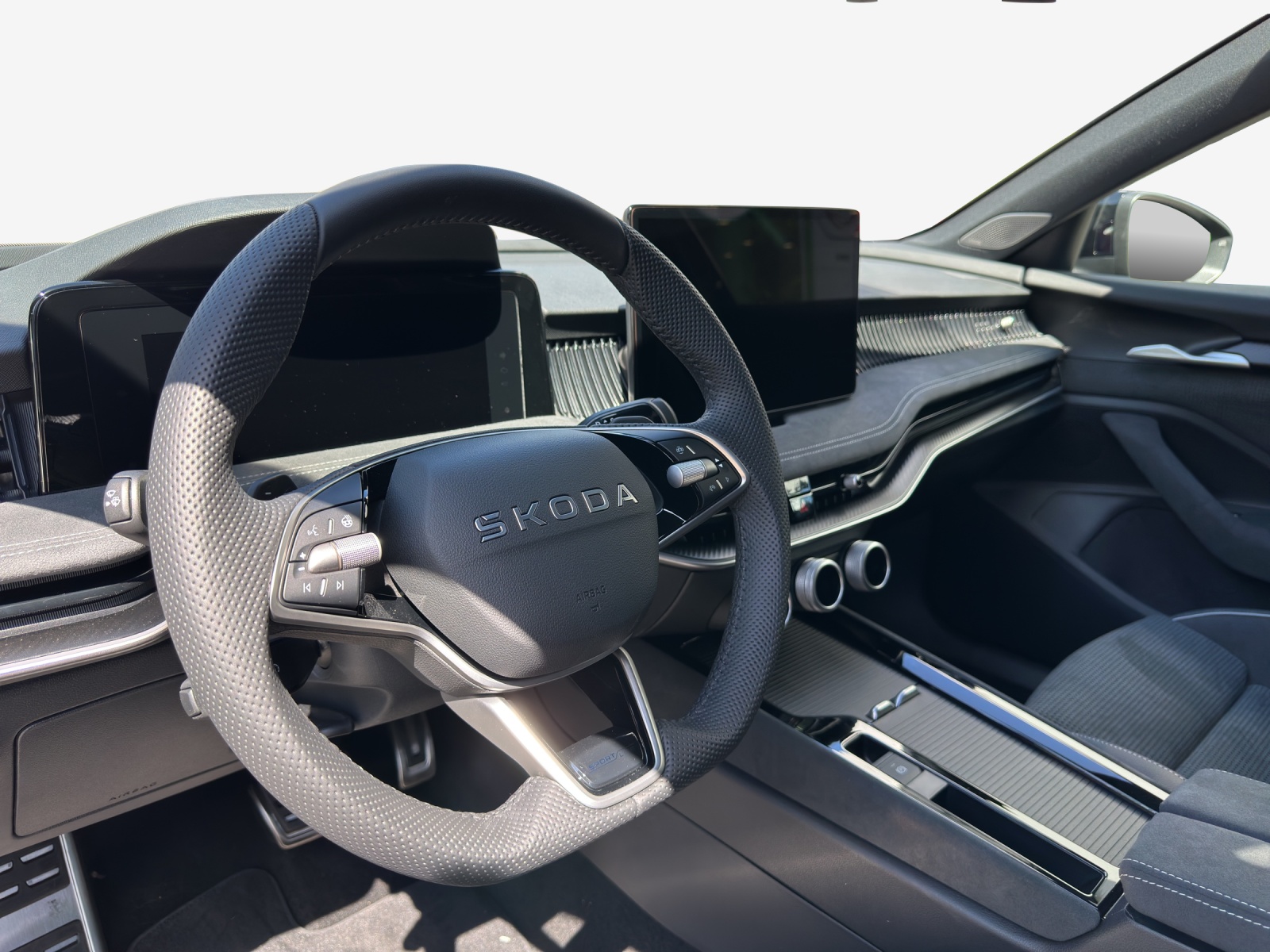 SKODA Superb Combi 2.0 TSI Sportline 4x4 DSG-image-9