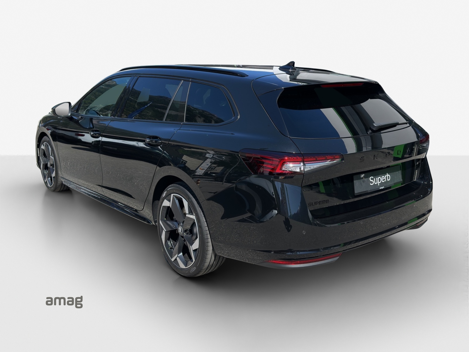 SKODA Superb Combi 2.0 TSI Sportline 4x4 DSG-image-2