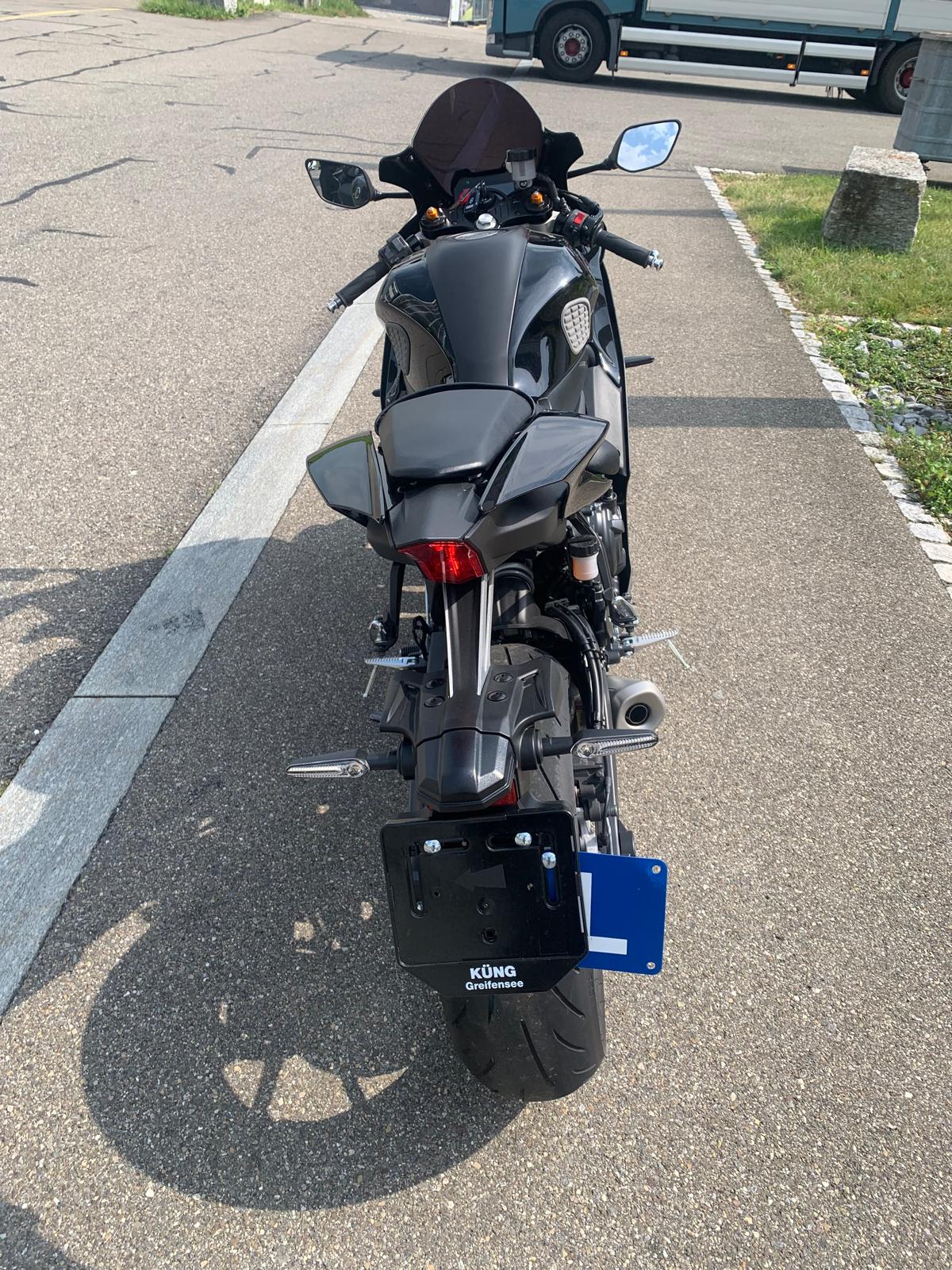 YAMAHA YZF-R7 (35kW)-showroom-element-2