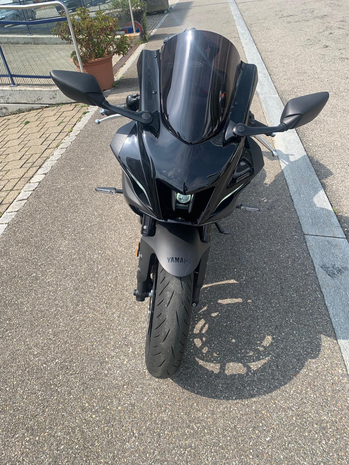 YAMAHA YZF-R7 (35kW)-showroom-element-3