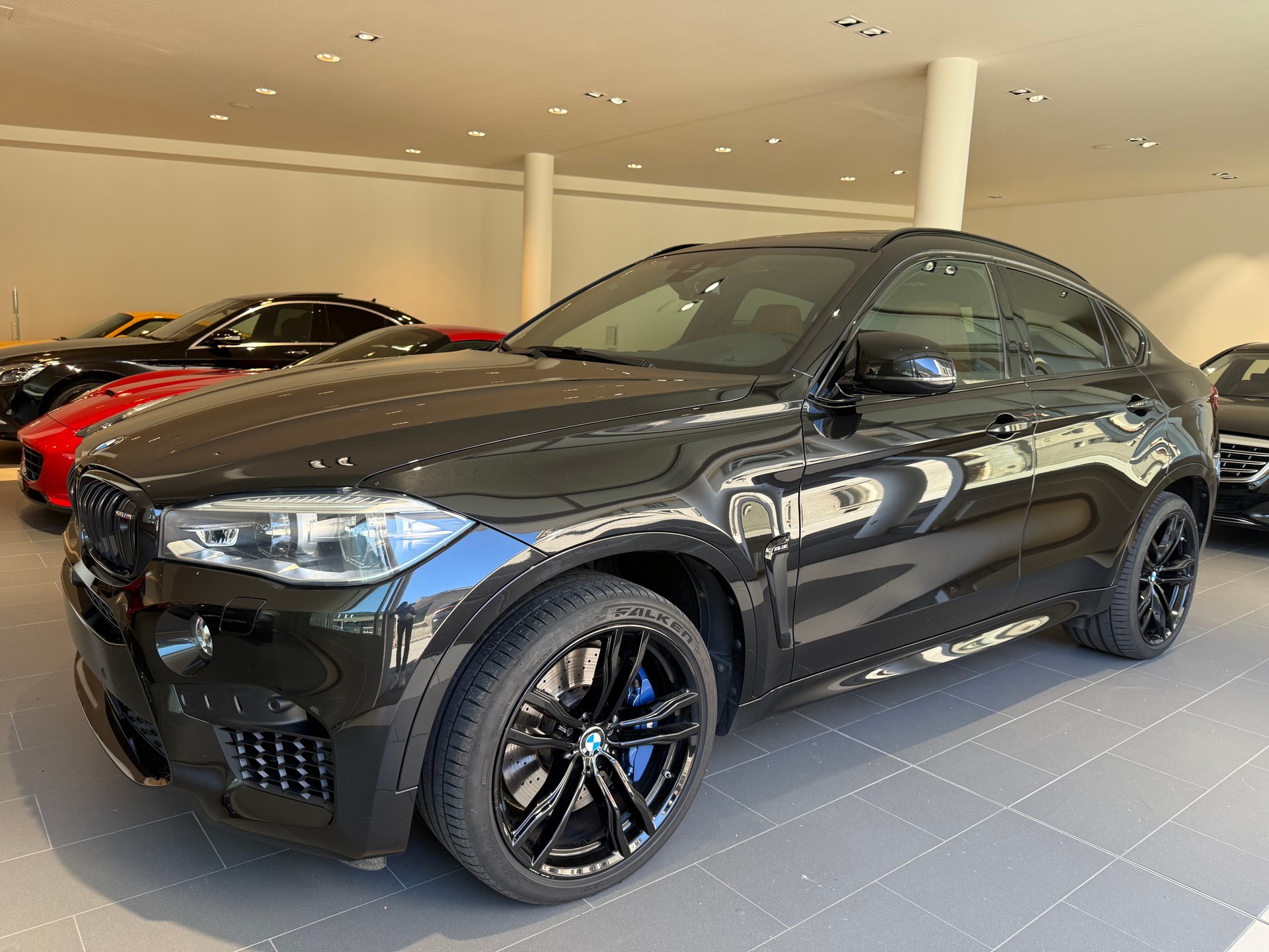 BMW X6M Edition Black Fire Steptronic-showroom-element-1