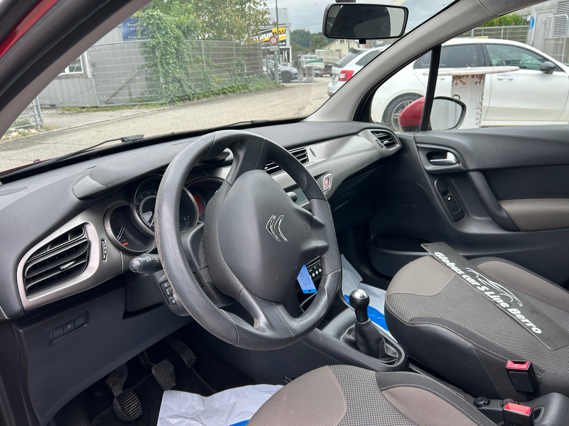 CITROEN C3 1.2i Exclusive-image-9