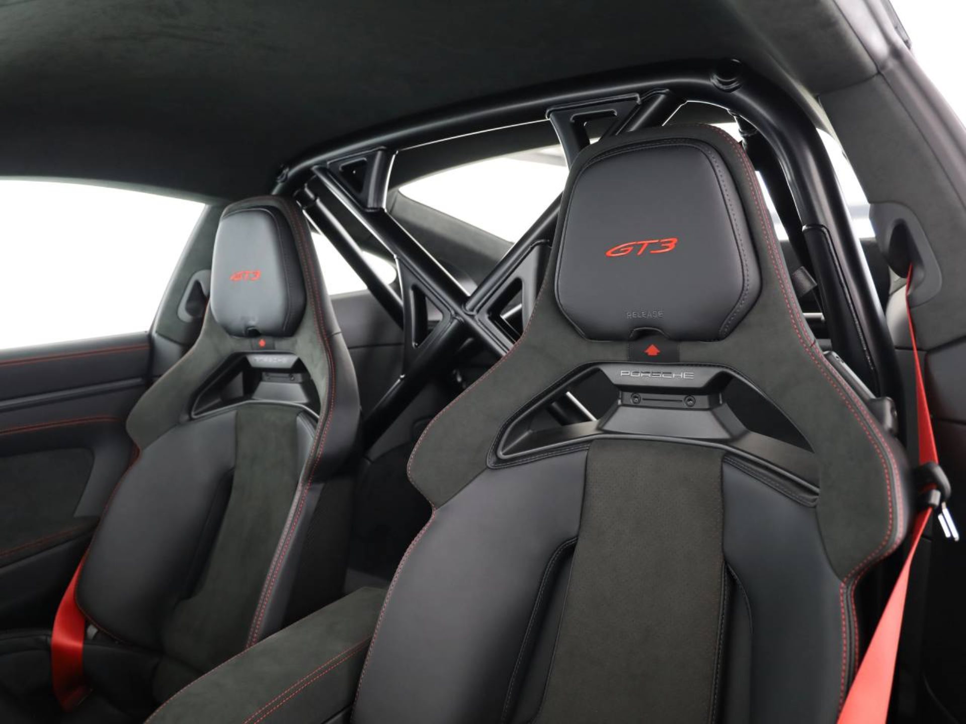 PORSCHE 911 GT3-image-16