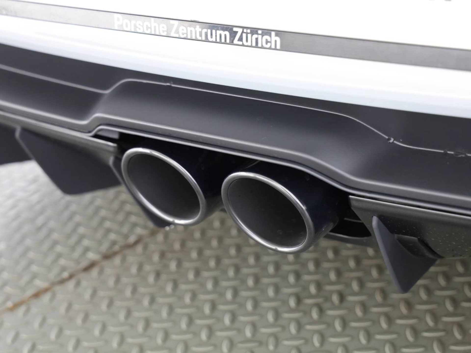 PORSCHE 911 GT3-image-8