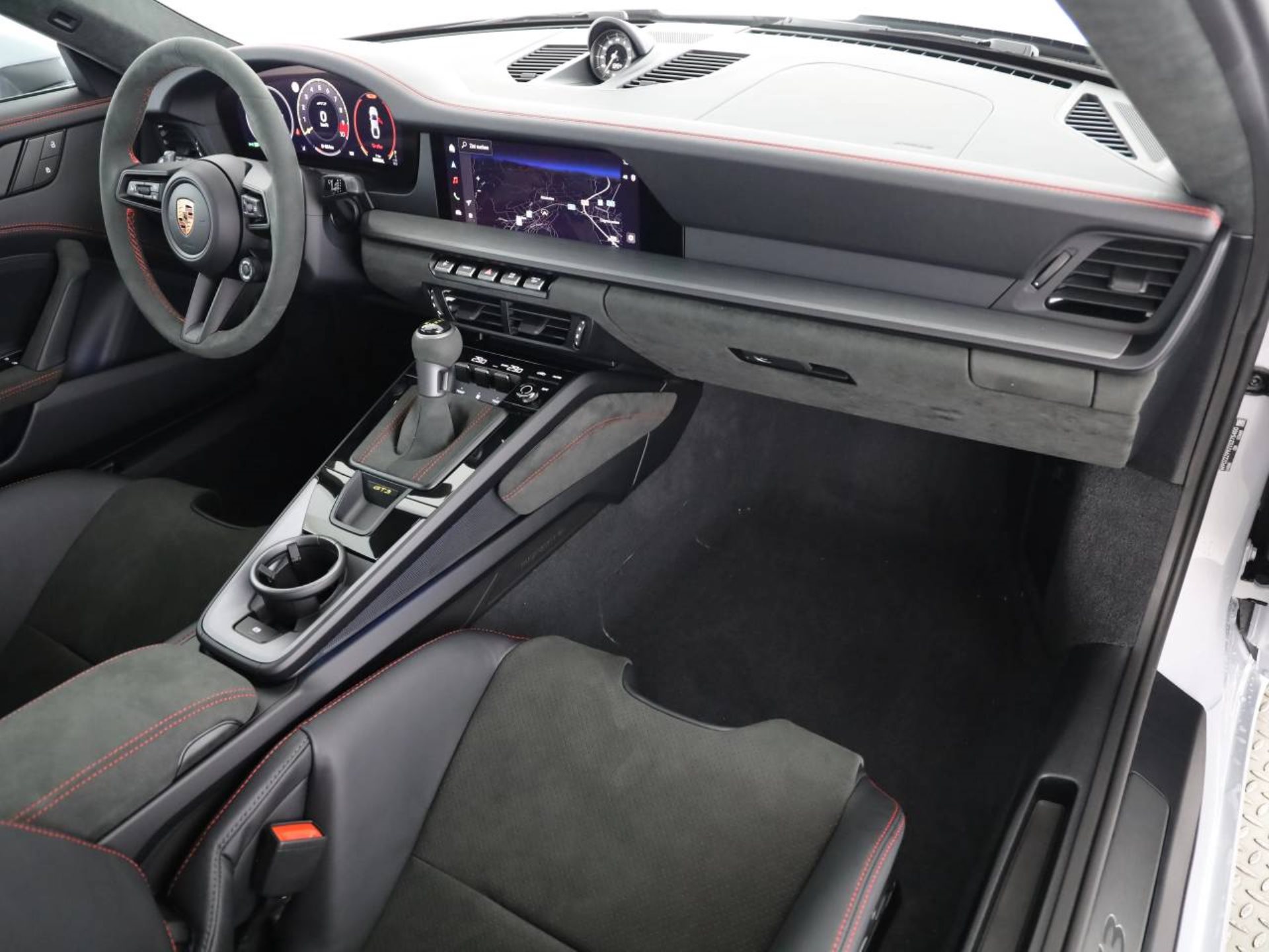 PORSCHE 911 GT3-image-11