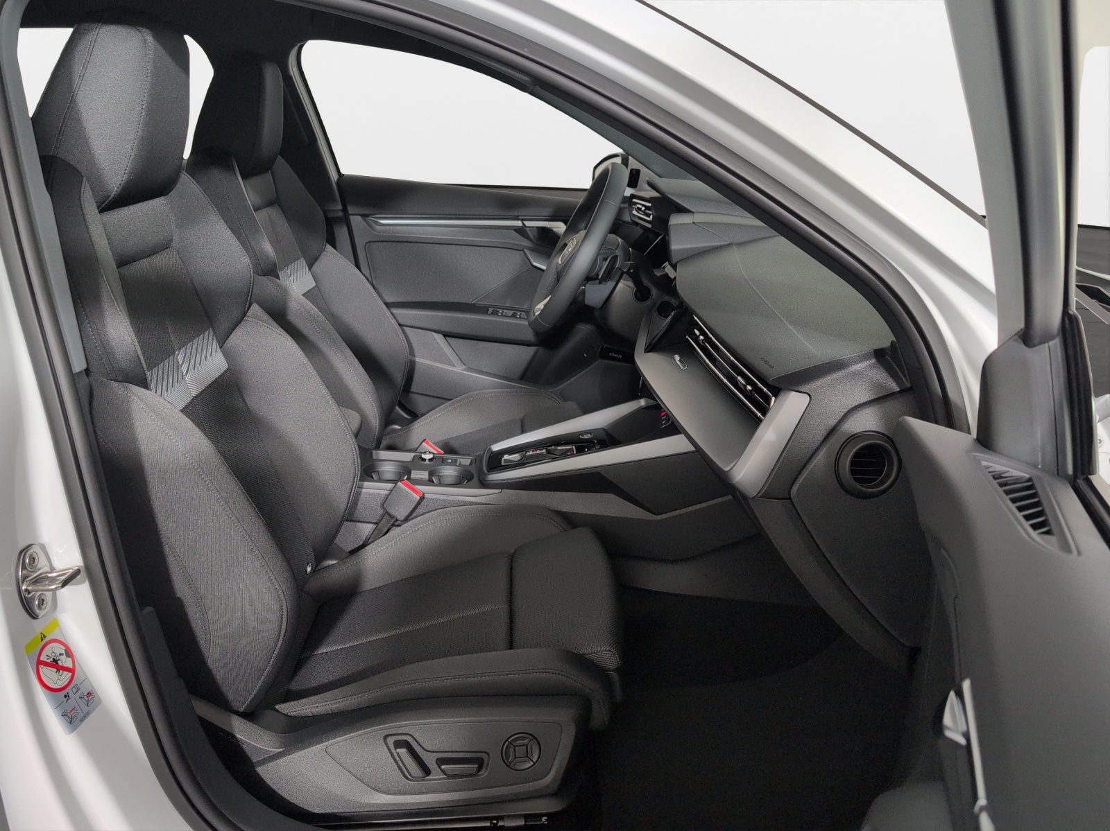 AUDI A3 Sportback TFSI 110 kW Attraction S tronic-image-5