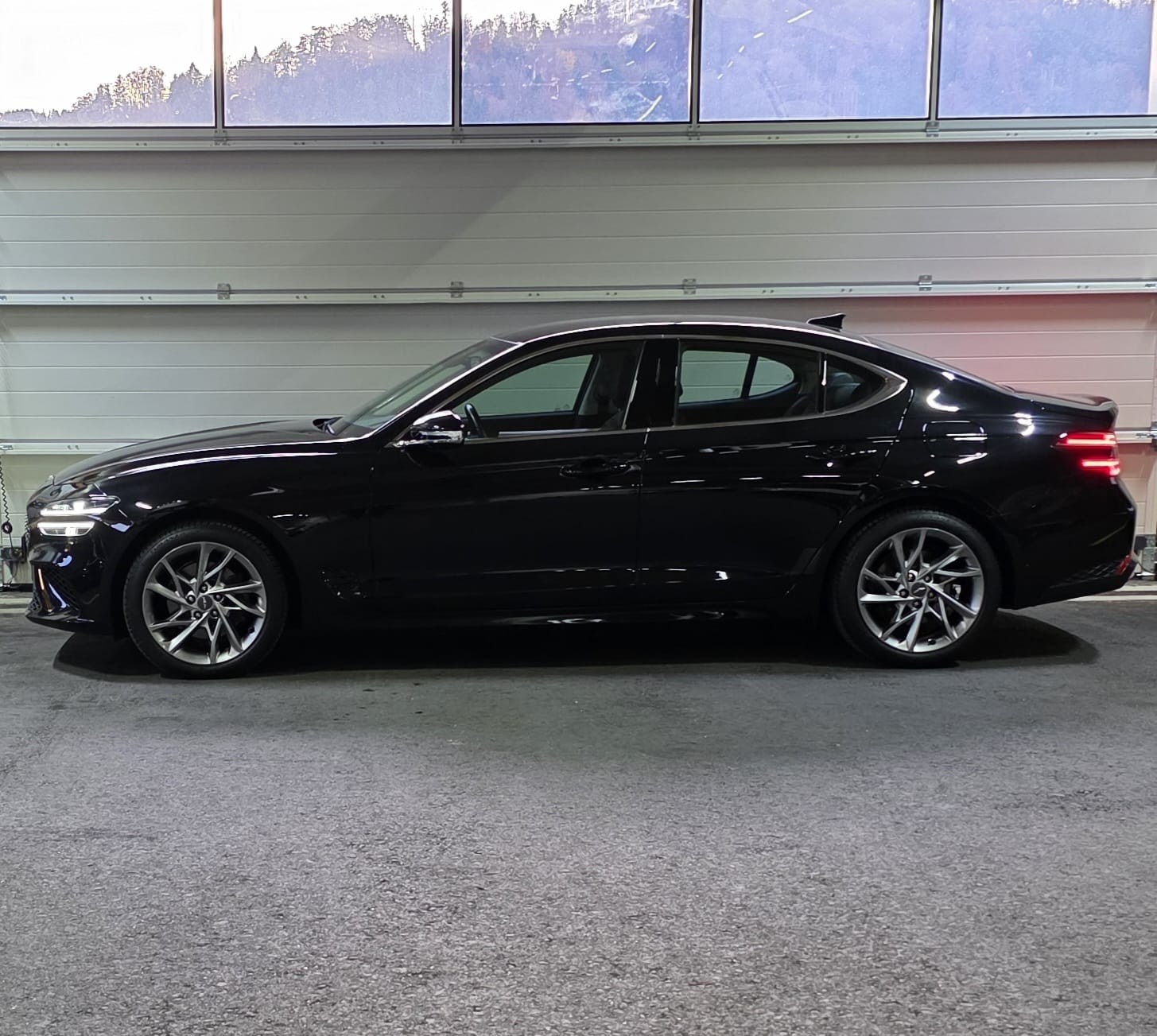 GENESIS G70 2.2 CRDI Luxury AT8 AWD-showroom-element-1