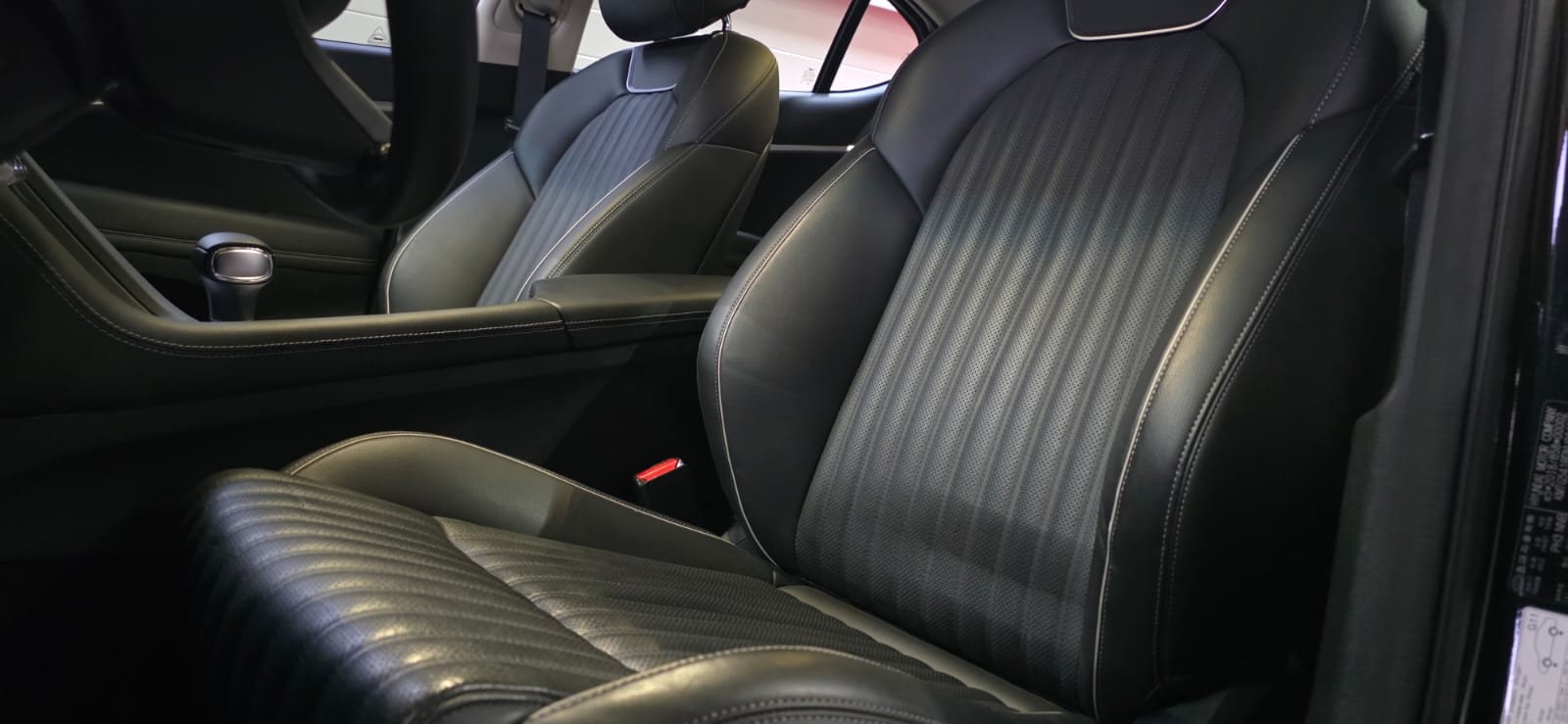 GENESIS G70 2.2 CRDI Luxury AT8 AWD-image-10