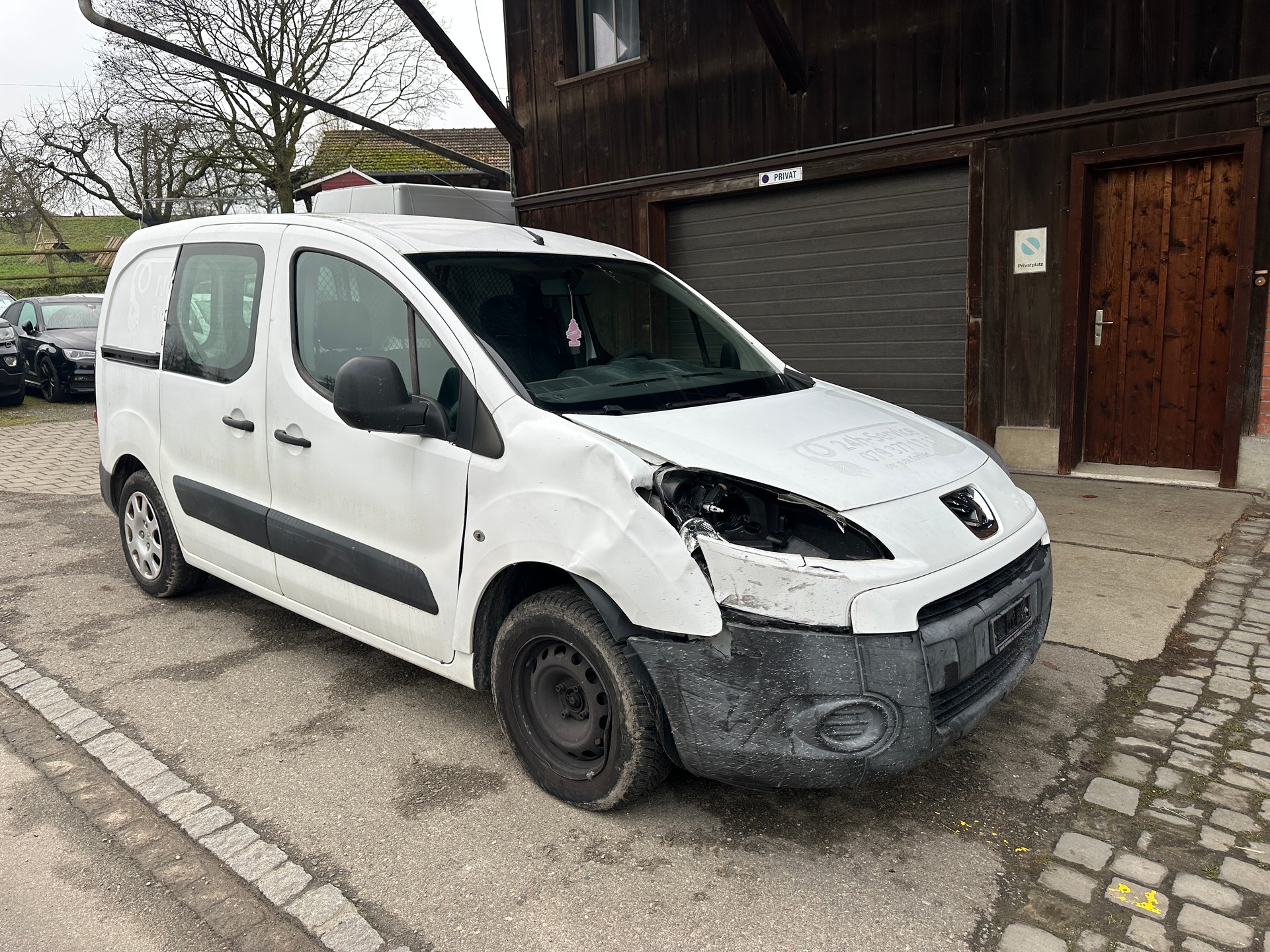 PEUGEOT Partner 1.6 VTi Urban-image-7
