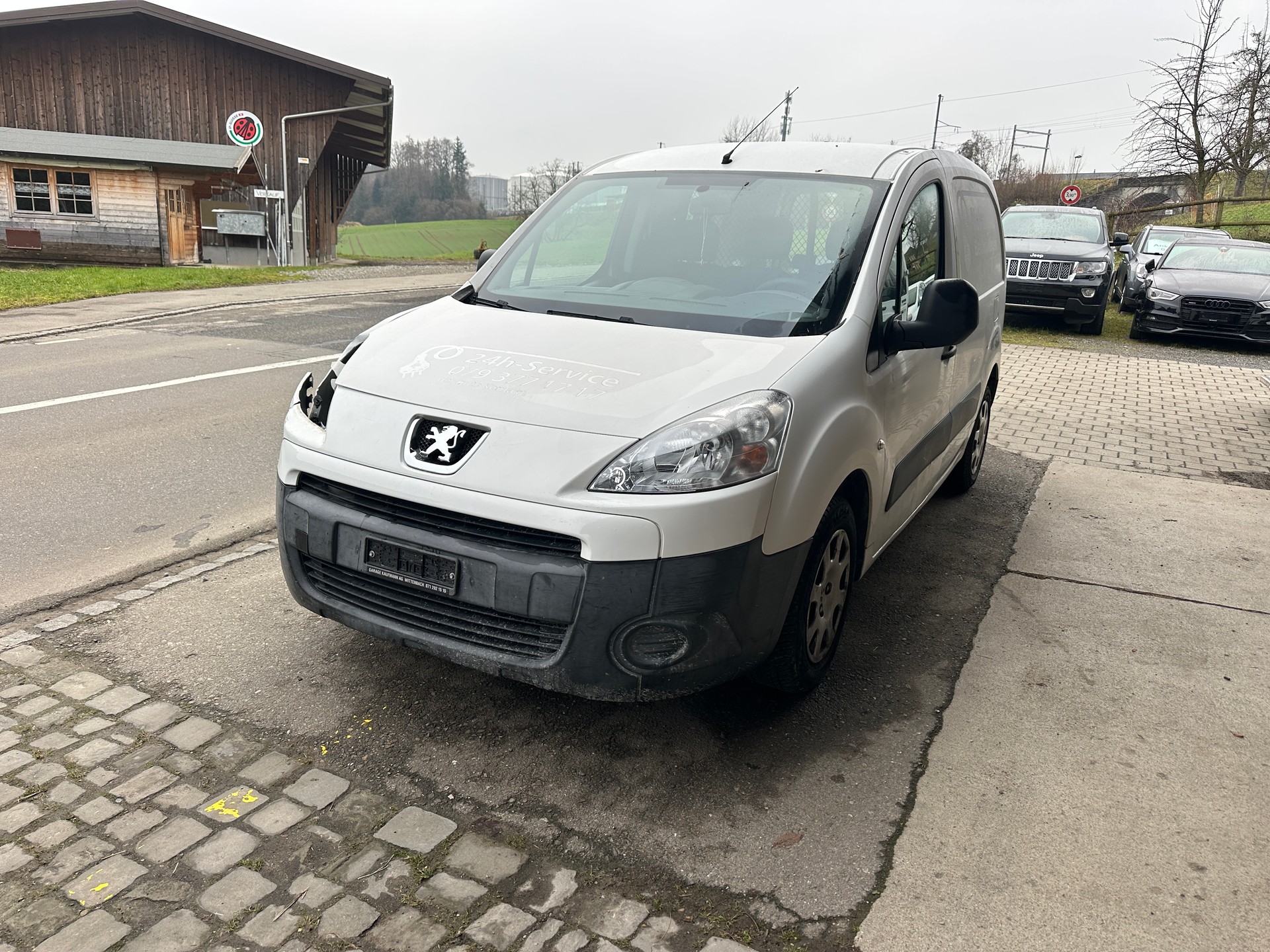 PEUGEOT Partner 1.6 VTi Urban-image-1