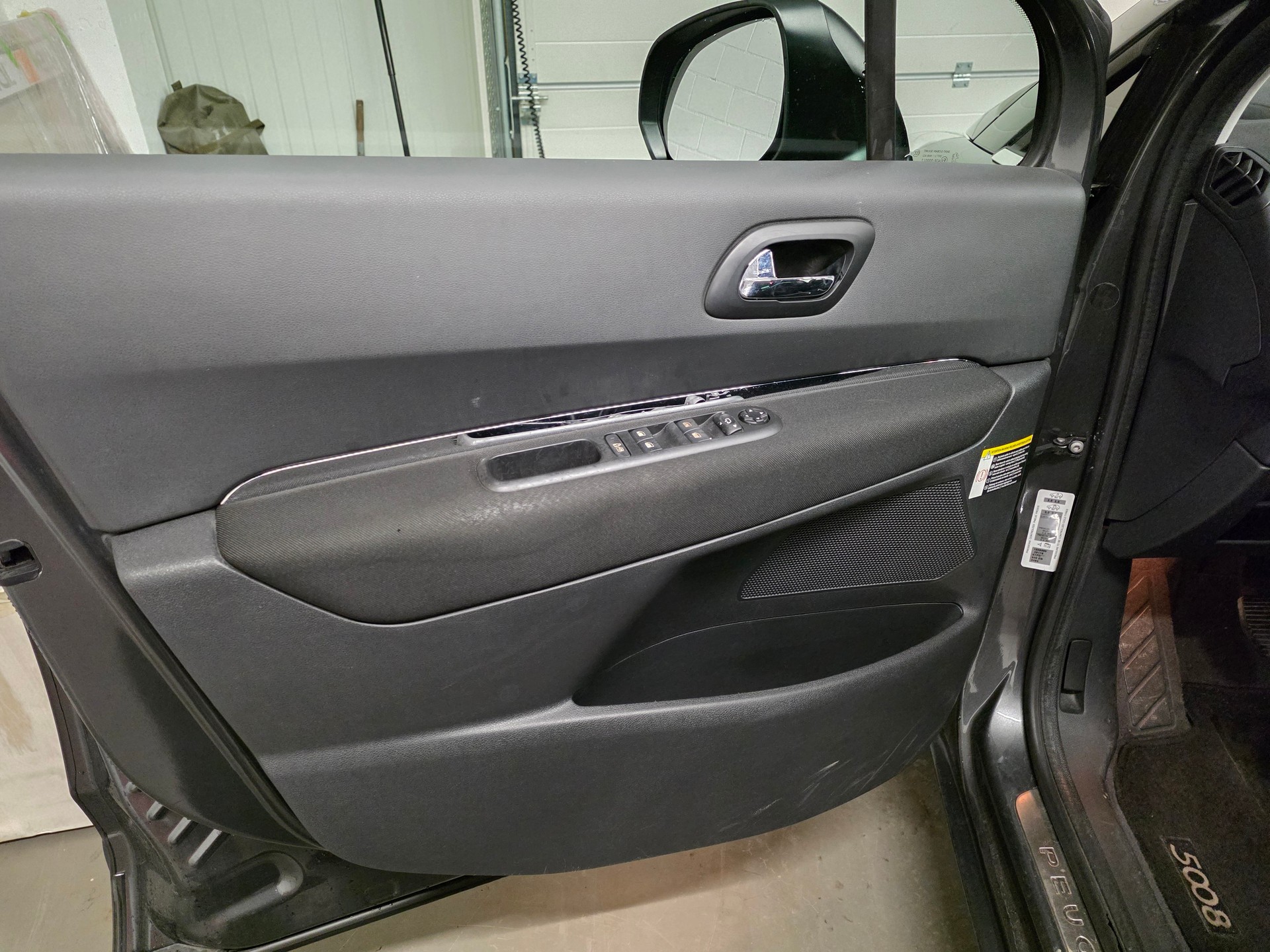 PEUGEOT 5008 1.6 16V T Sport Pack-image-14