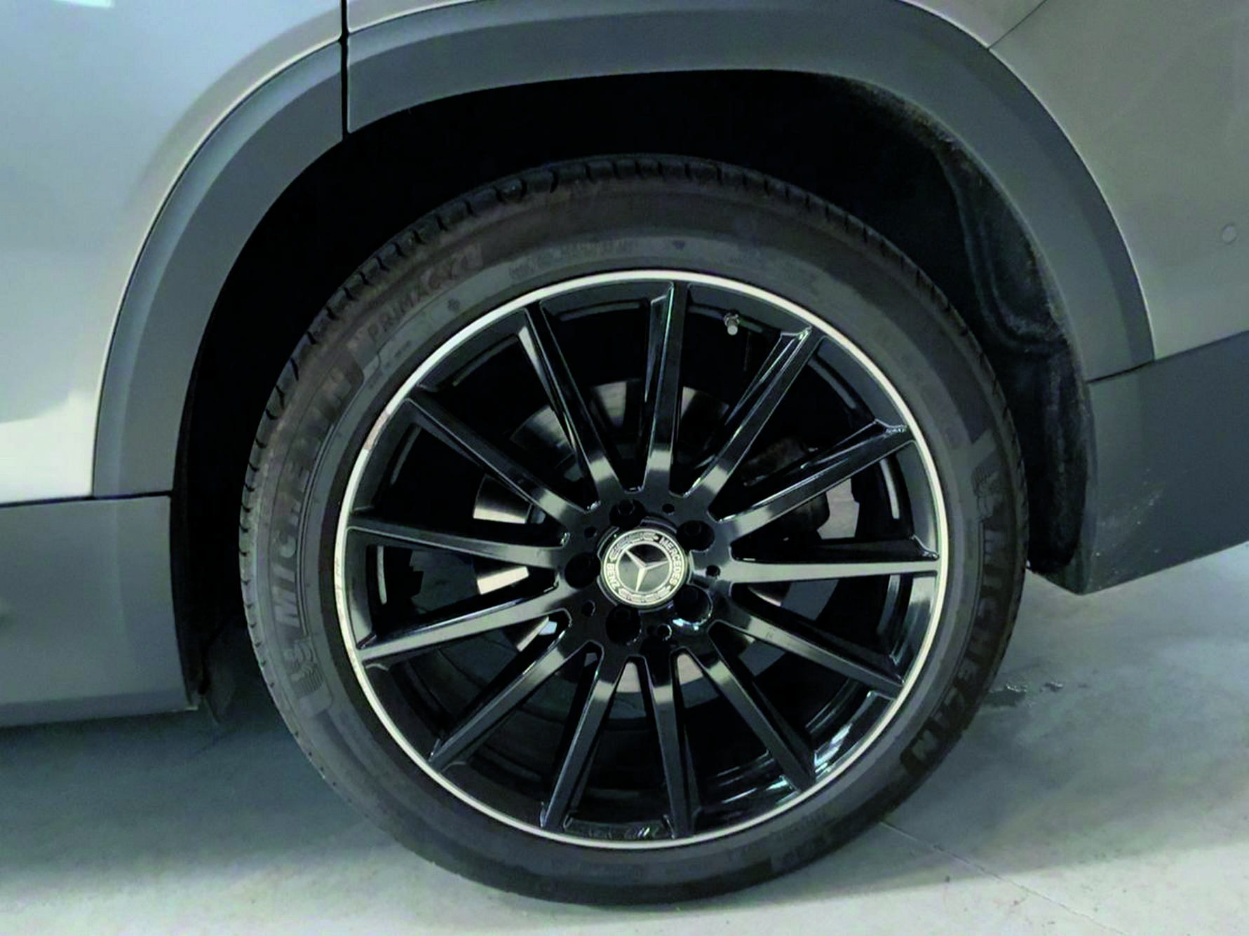 MERCEDES-BENZ GLB 250 4Matic AMG Line 8G-Tronic-image-4