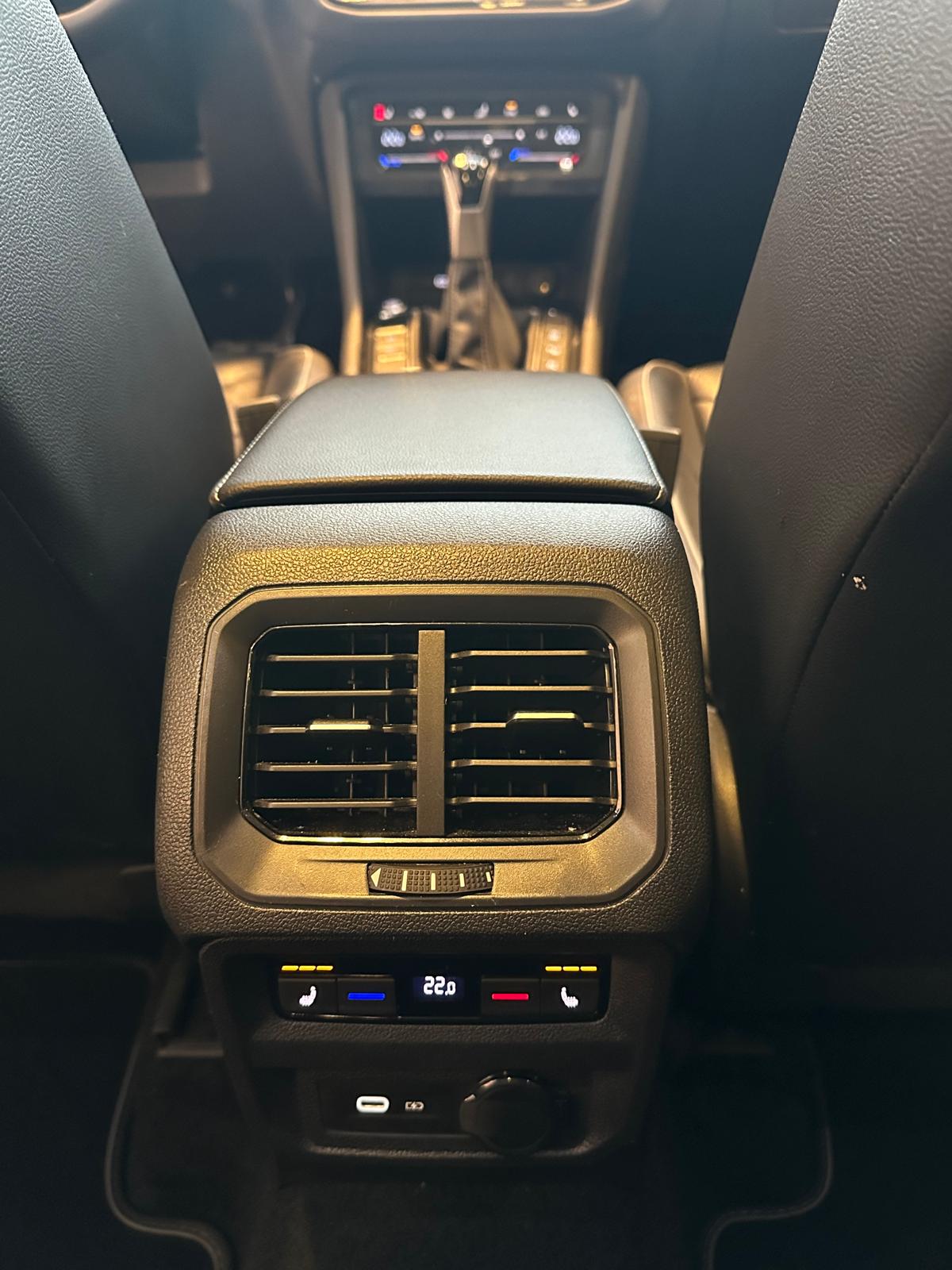 VW Tiguan 2.0TSI R-Line 4Motion DSG-image-24