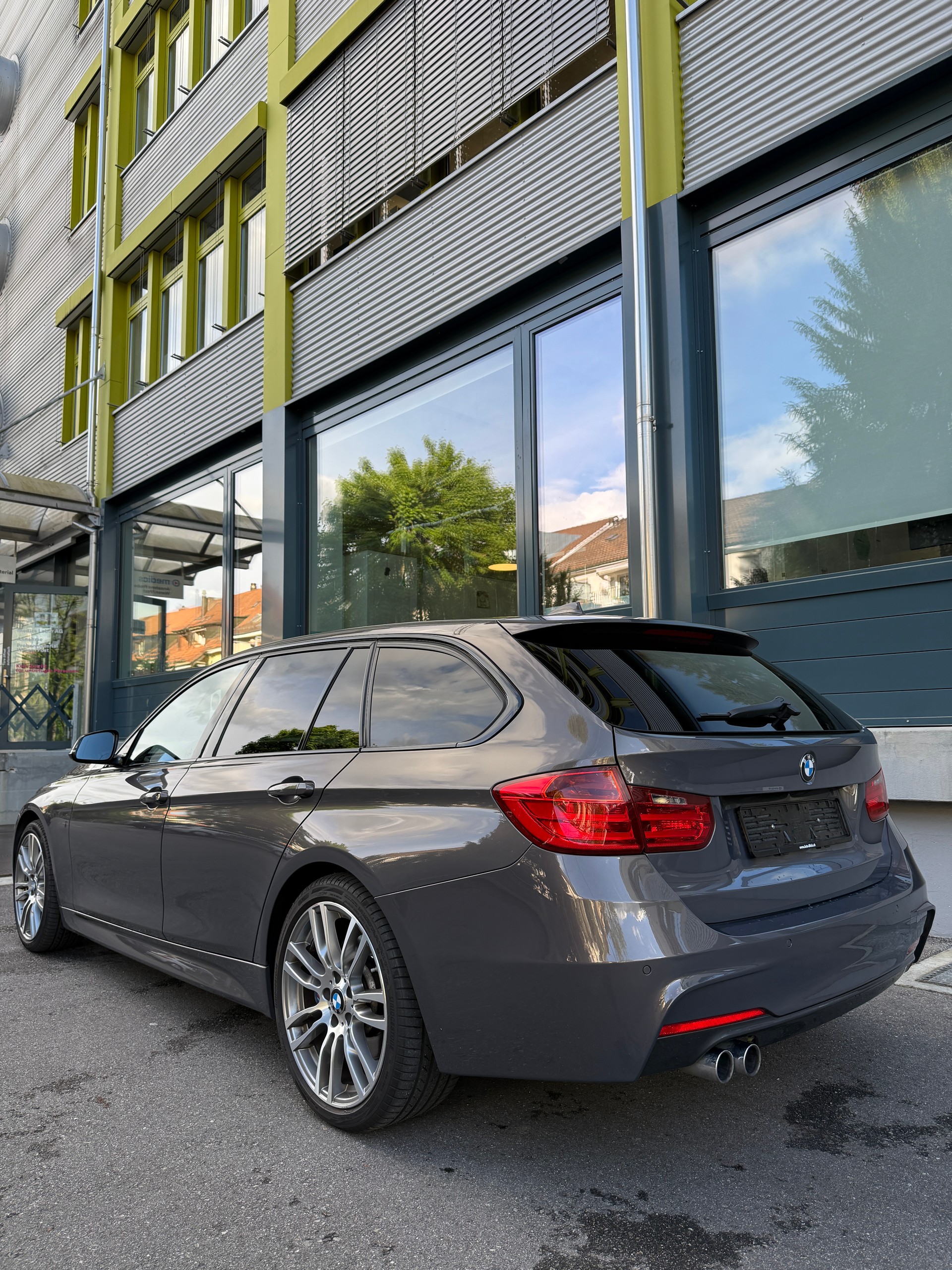 BMW 335d xDrive Touring M Sport Line Steptronic-image-1
