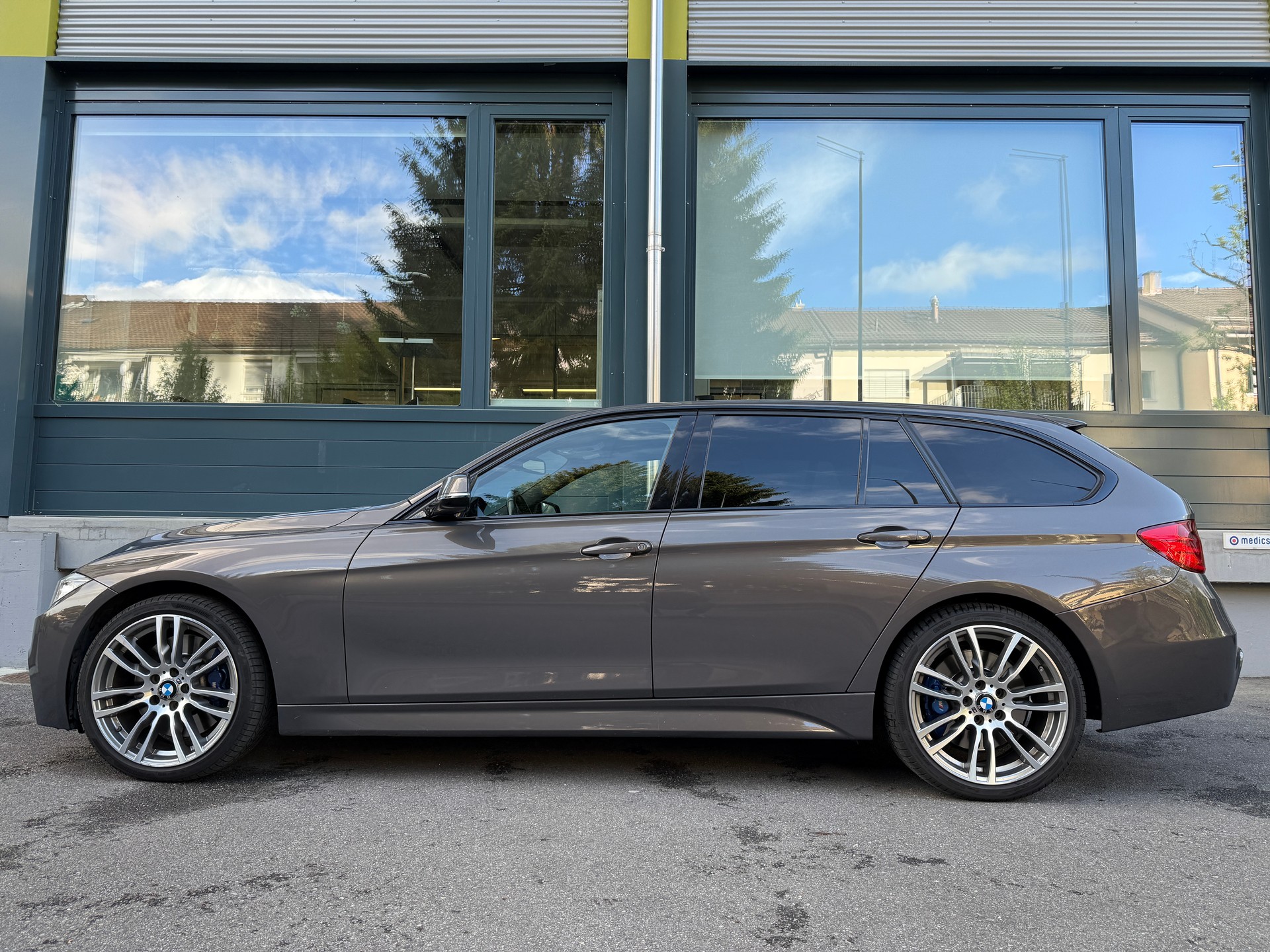 BMW 335d xDrive Touring M Sport Line Steptronic-image-2