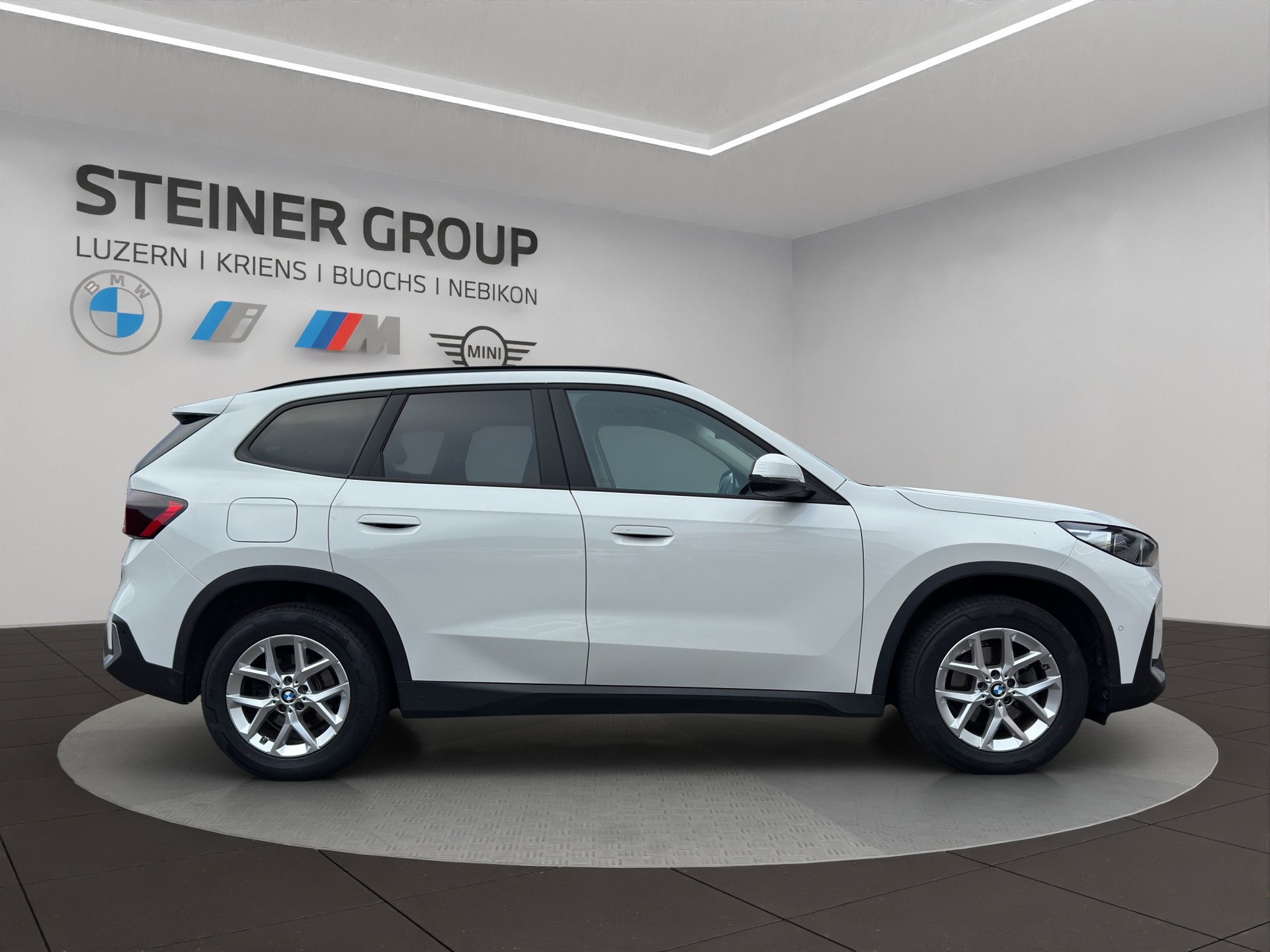 BMW X1 xDrive 20d 48V-image-3