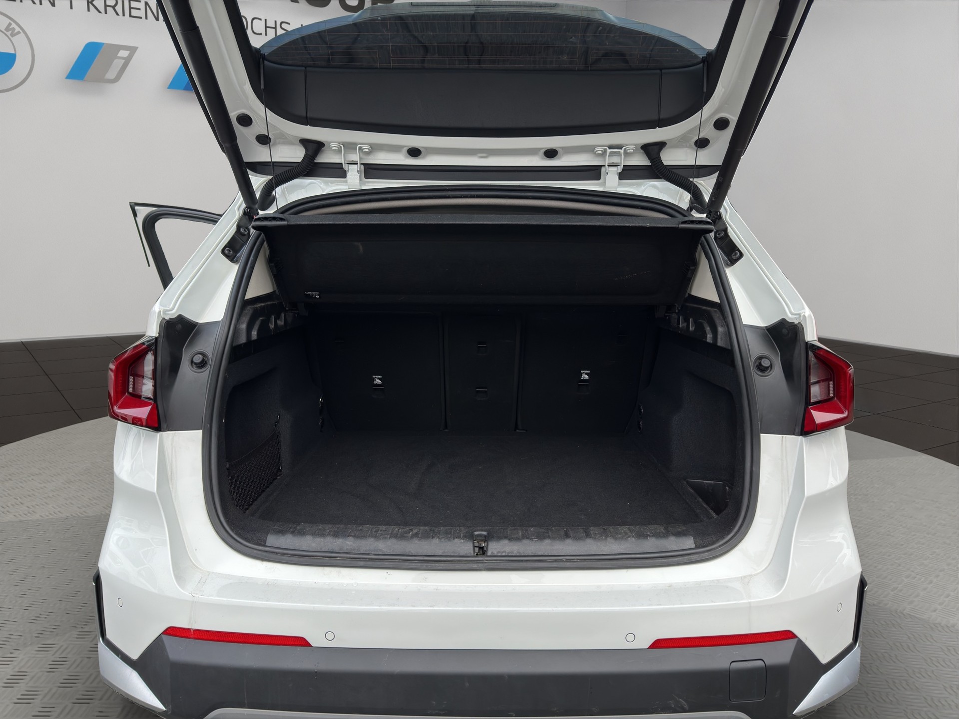 BMW X1 xDrive 20d 48V-image-18