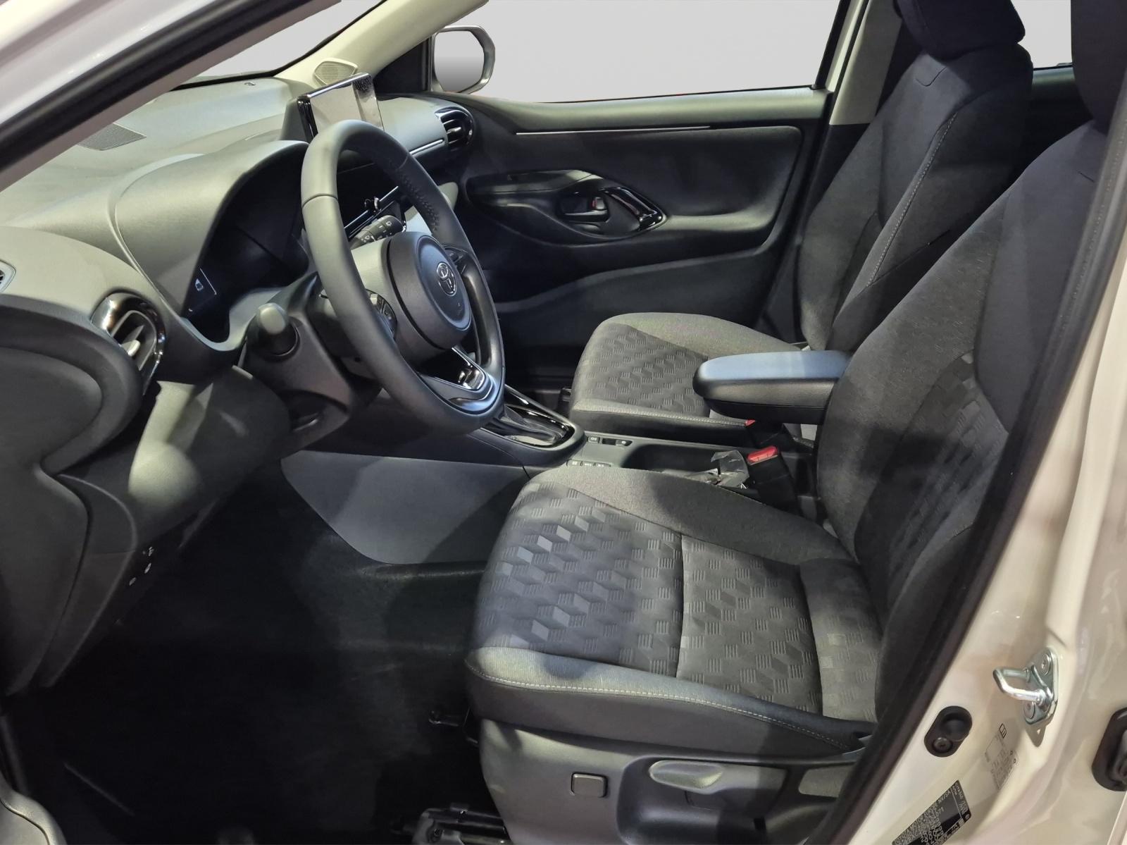 TOYOTA Yaris 1.5 VVT-i HSD Trend-image-7