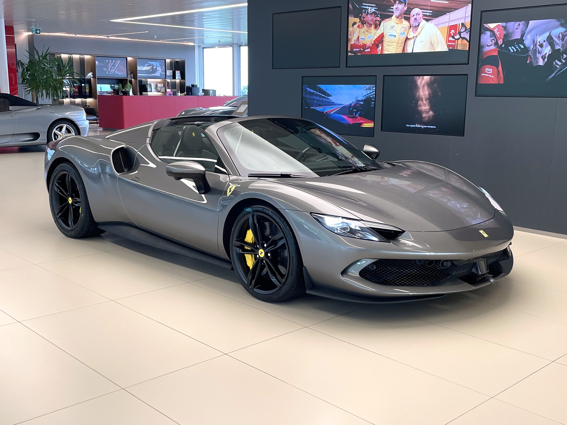 FERRARI 296 GTS-image-2