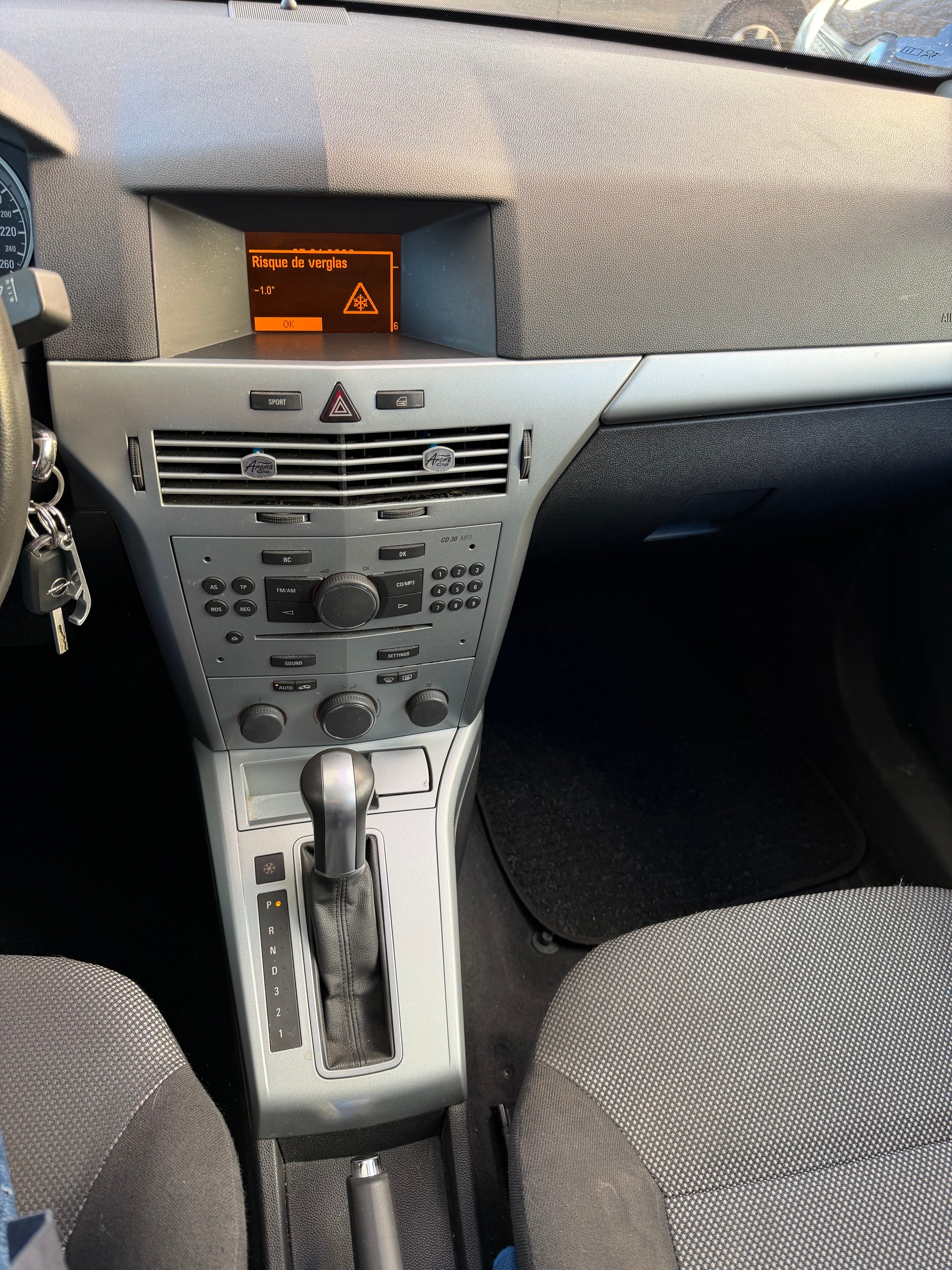 OPEL Astra 1.8i 16V Diamond Automatic-image-7